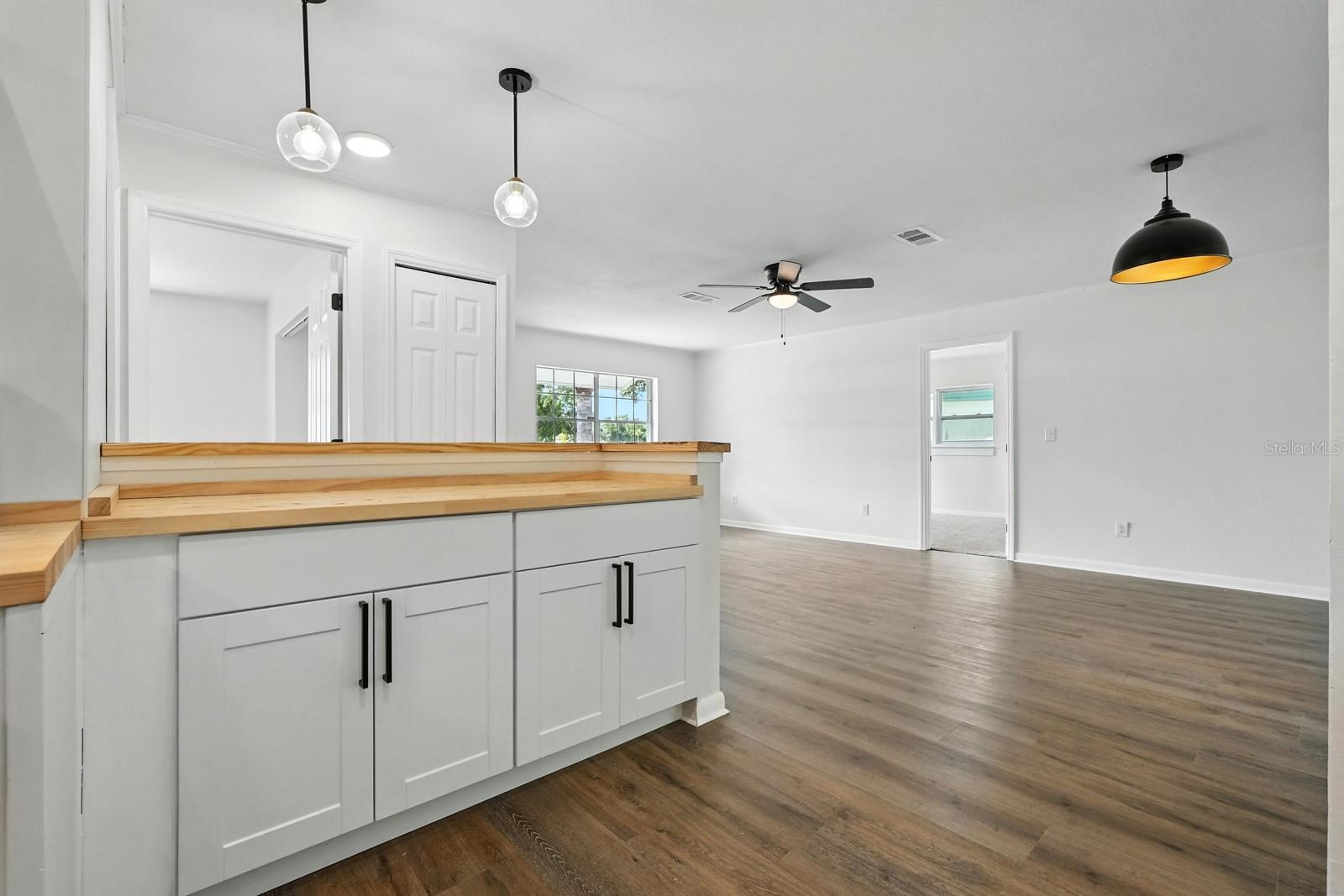 Image 6 of 23 For 362 Casuarina Circle