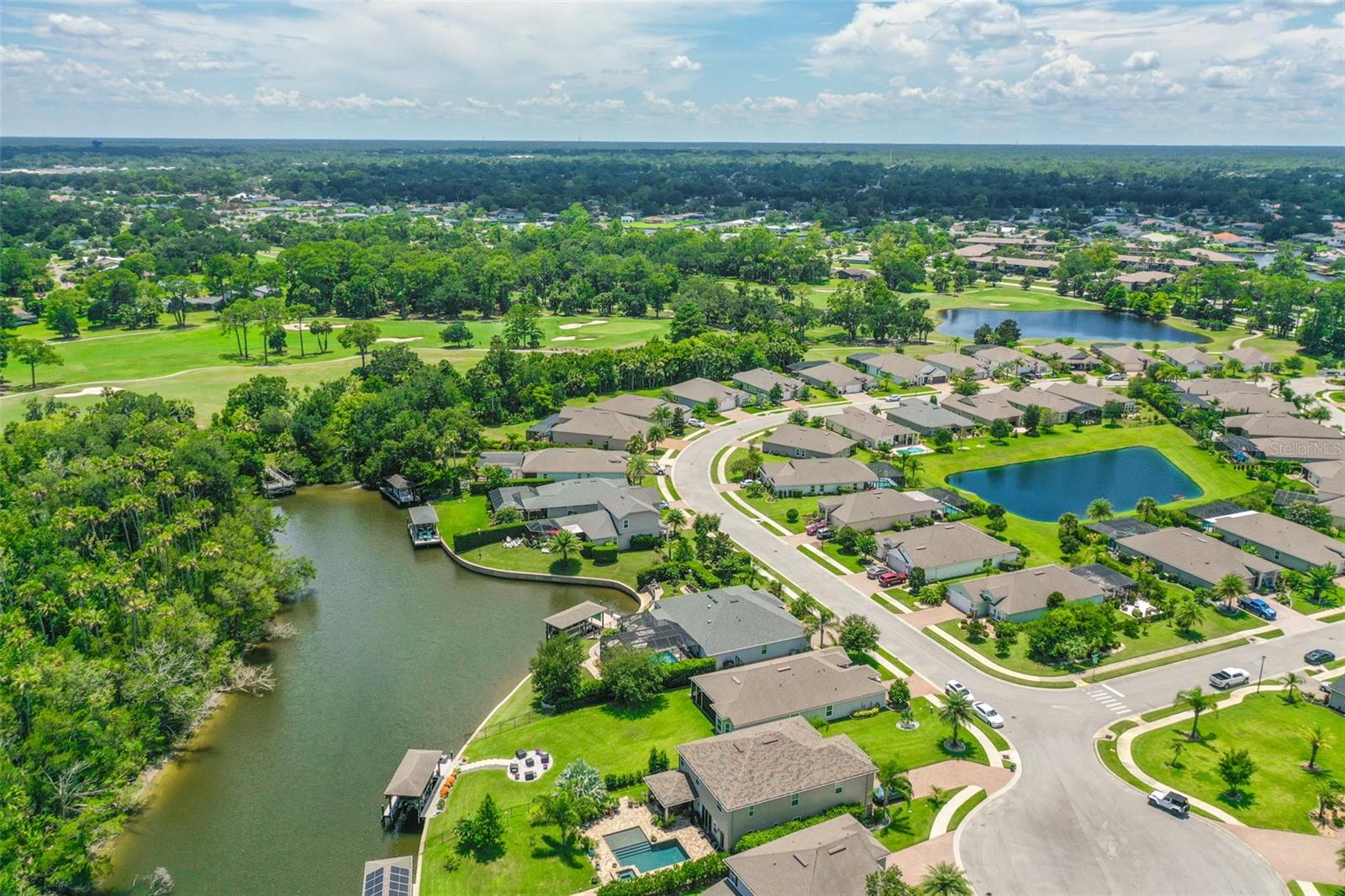 Image 13 of 67 For 38 Country Club Harbor Circle
