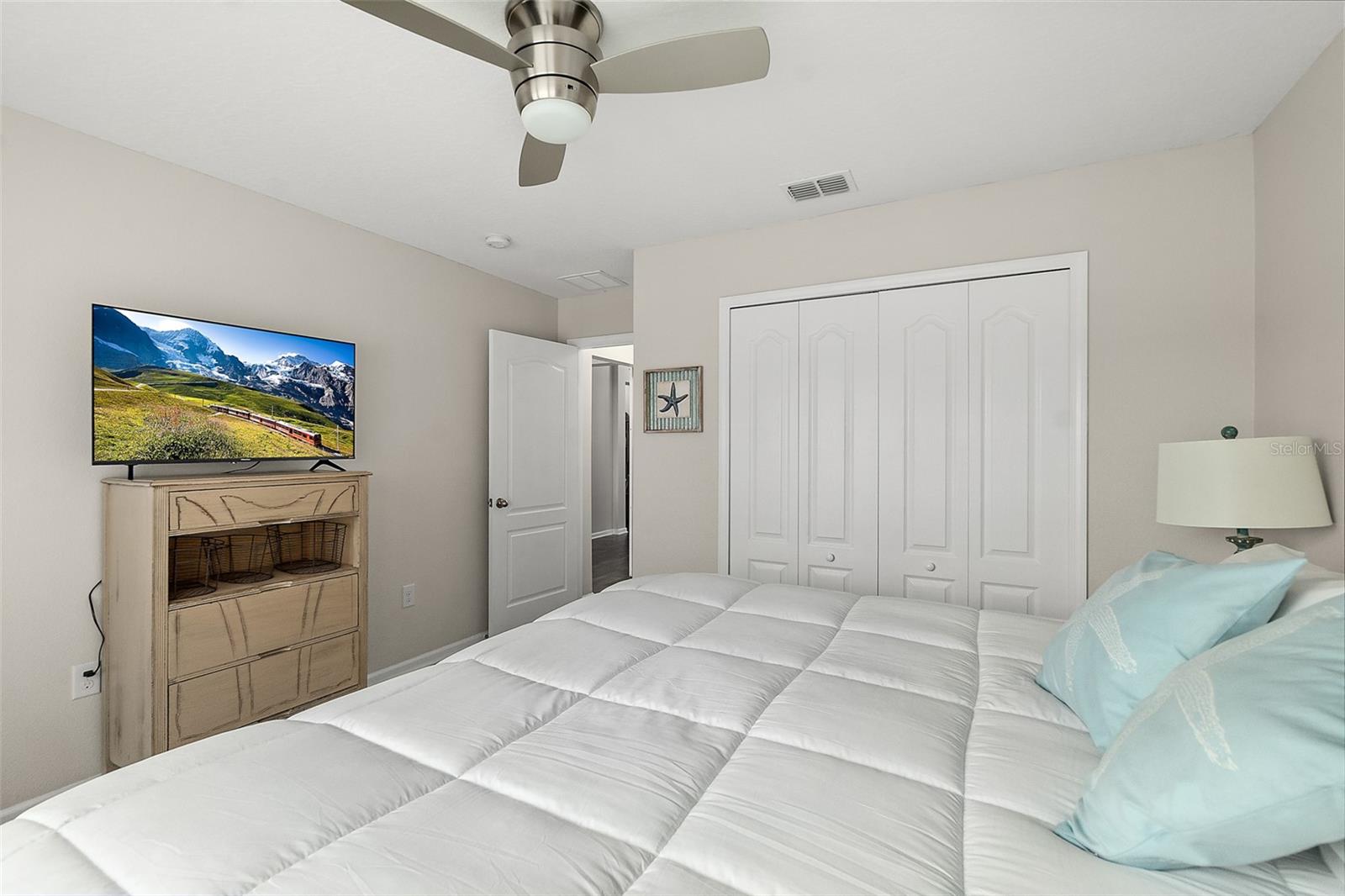 Image 37 of 67 For 38 Country Club Harbor Circle