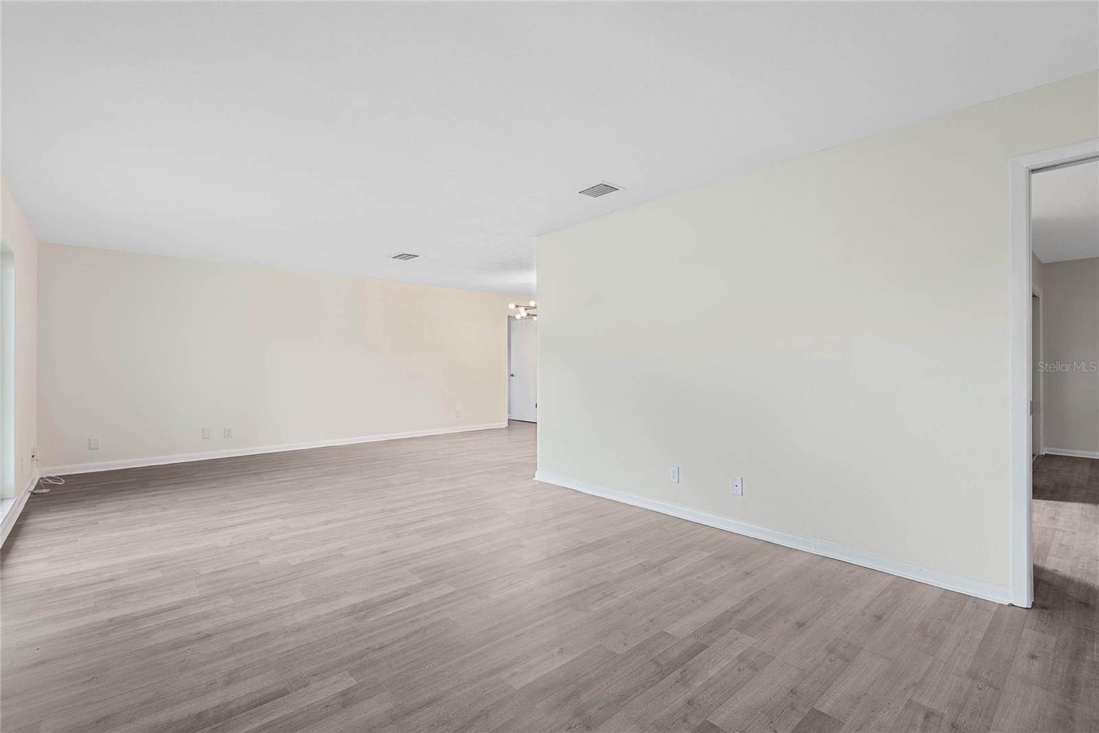 Image 2 of 44 For 62 Beechwood Lane