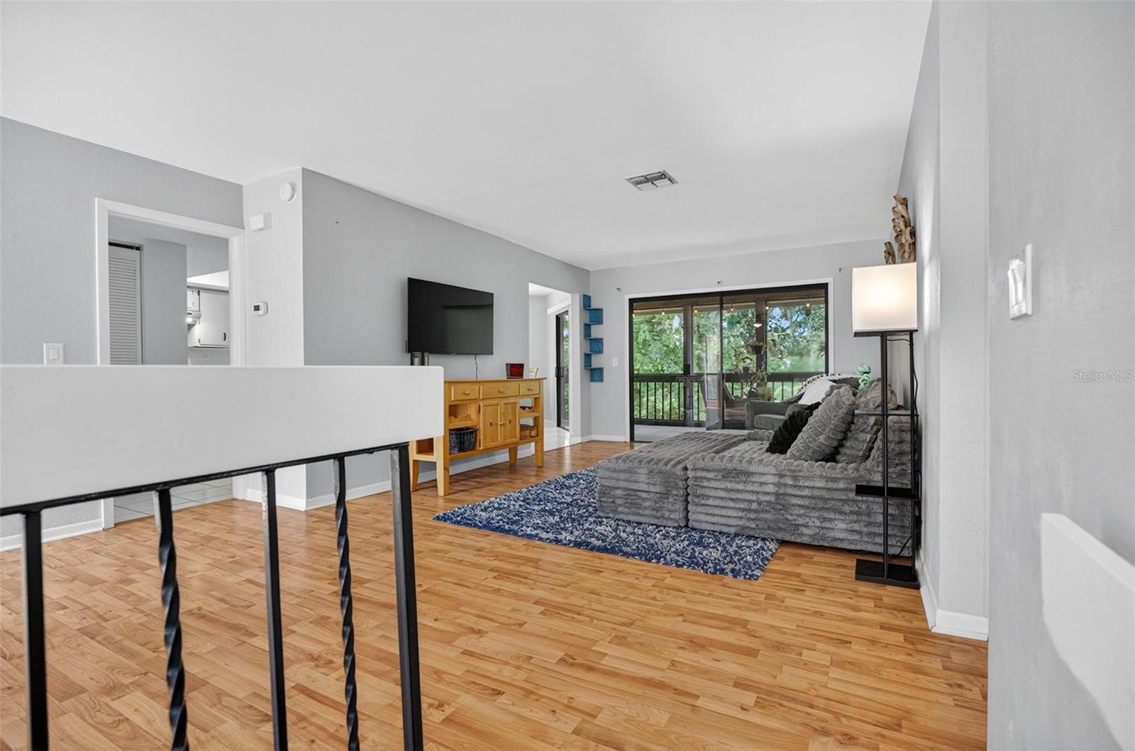Image 4 of 59 For 8 Surrey Court 8