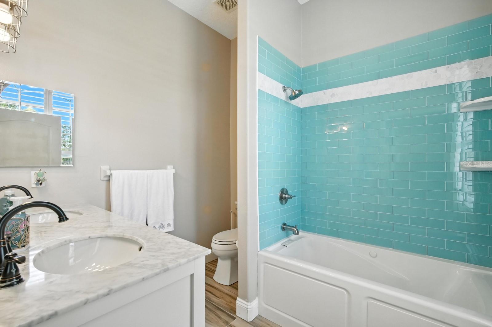 Image 33 of 57 For 905 Lambert Avenue