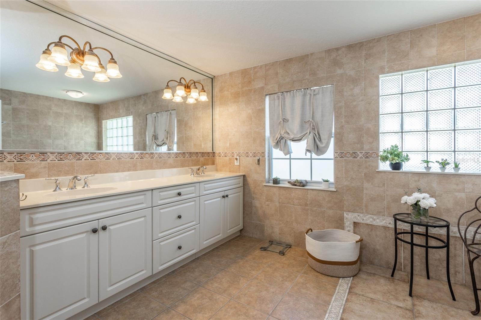Image 25 of 62 For 49 Fariston Place