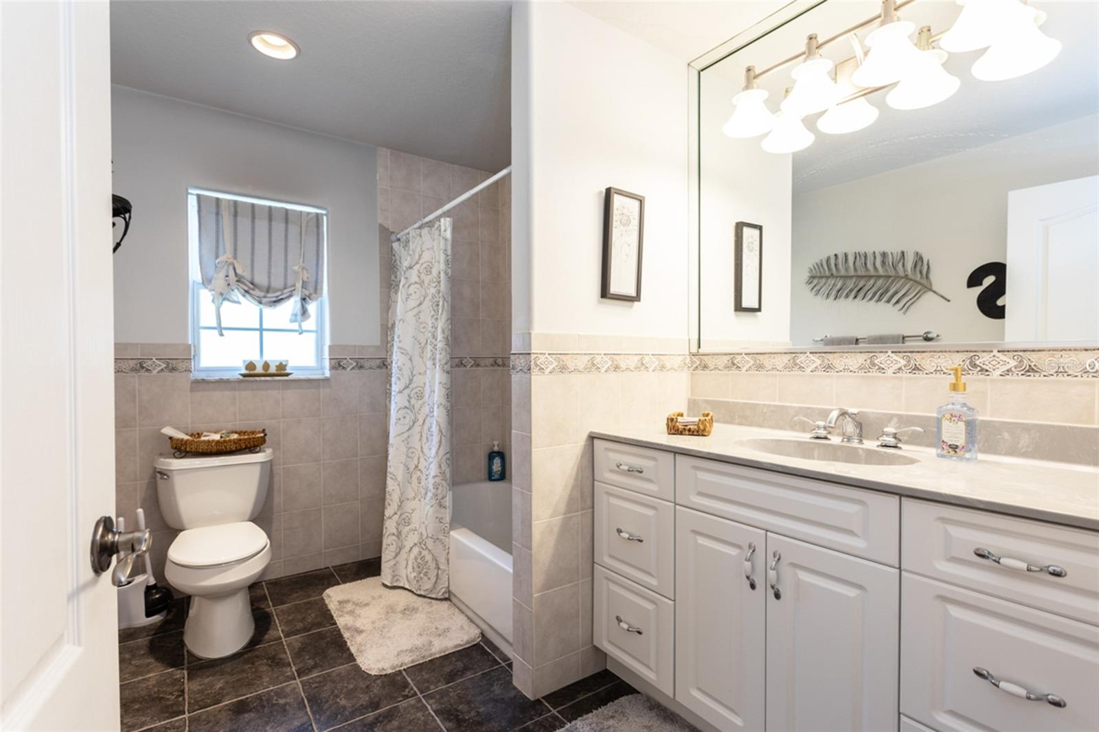 Image 32 of 62 For 49 Fariston Place