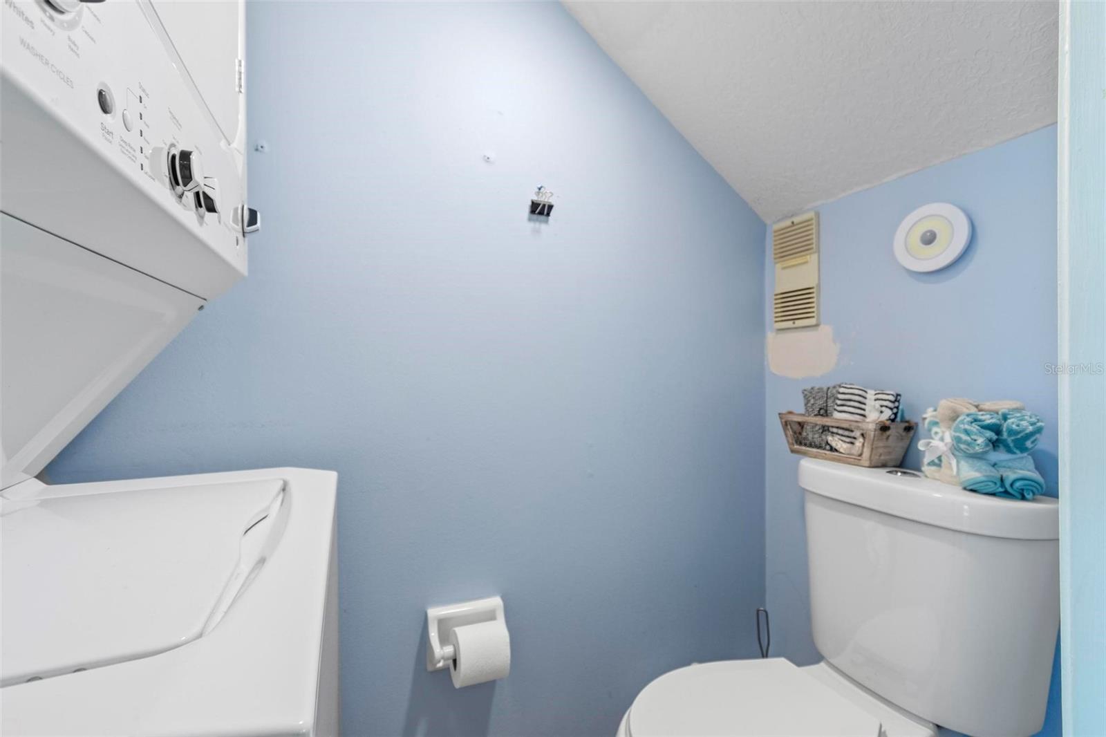 Image 21 of 33 For 3510 Ocean Shore Boulevard 203