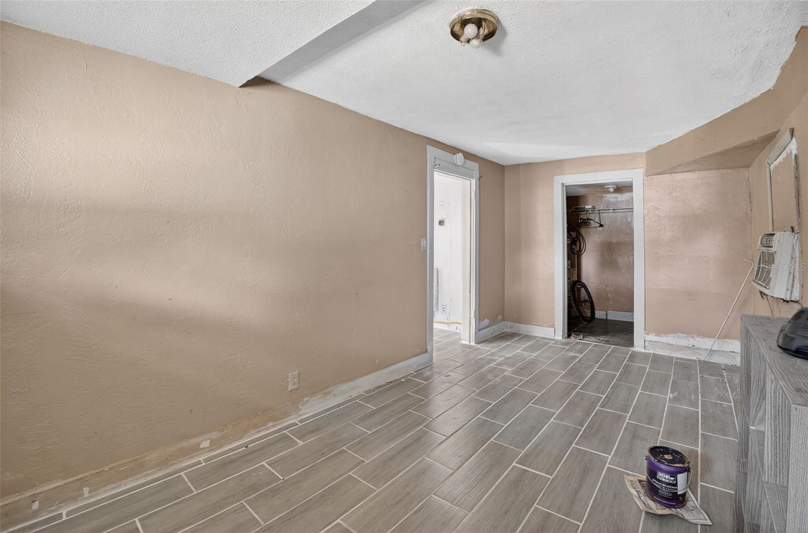 Image 18 of 21 For 432 Marion Street