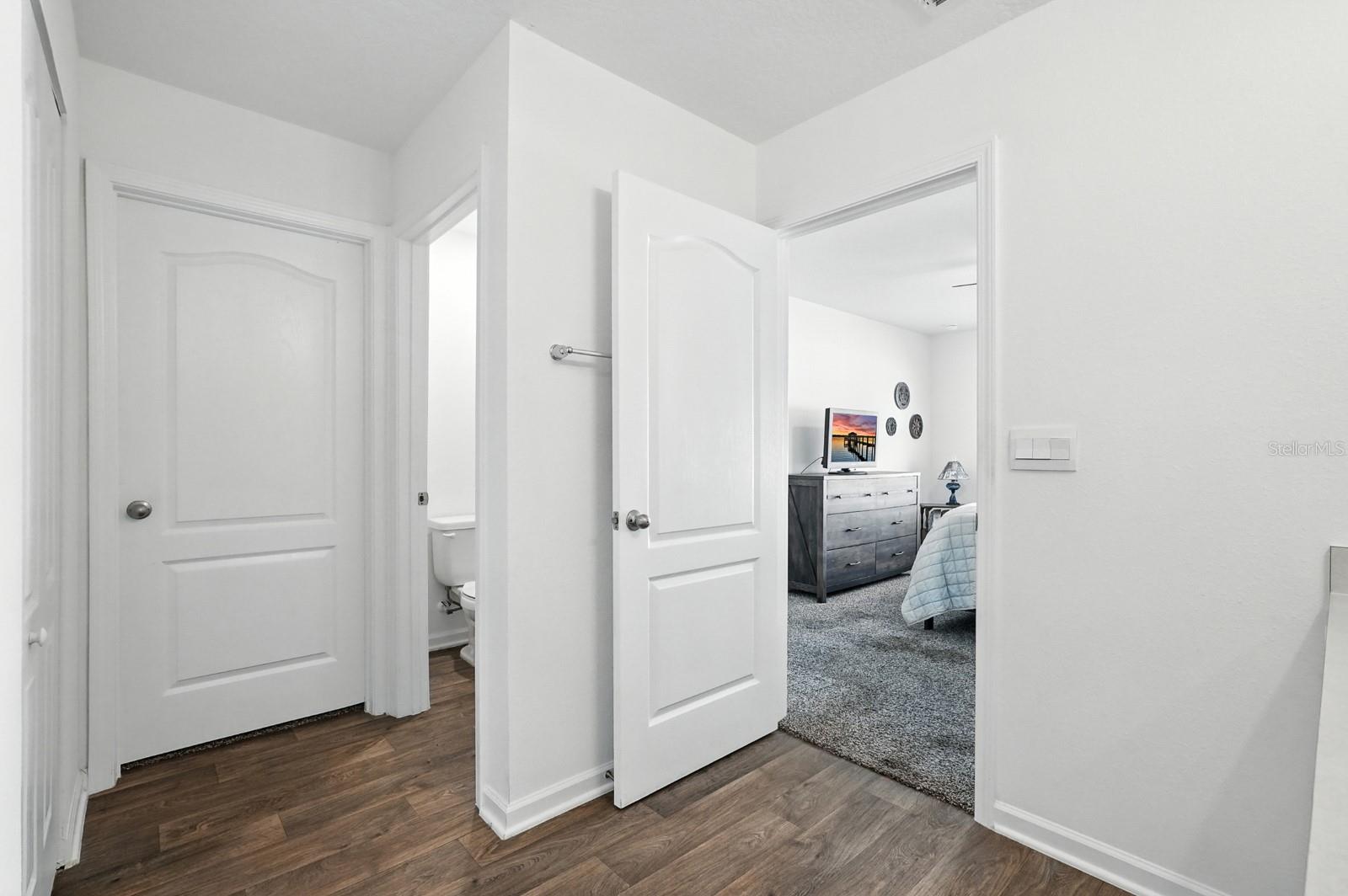 Image 23 of 65 For 21 Summerwood Road S