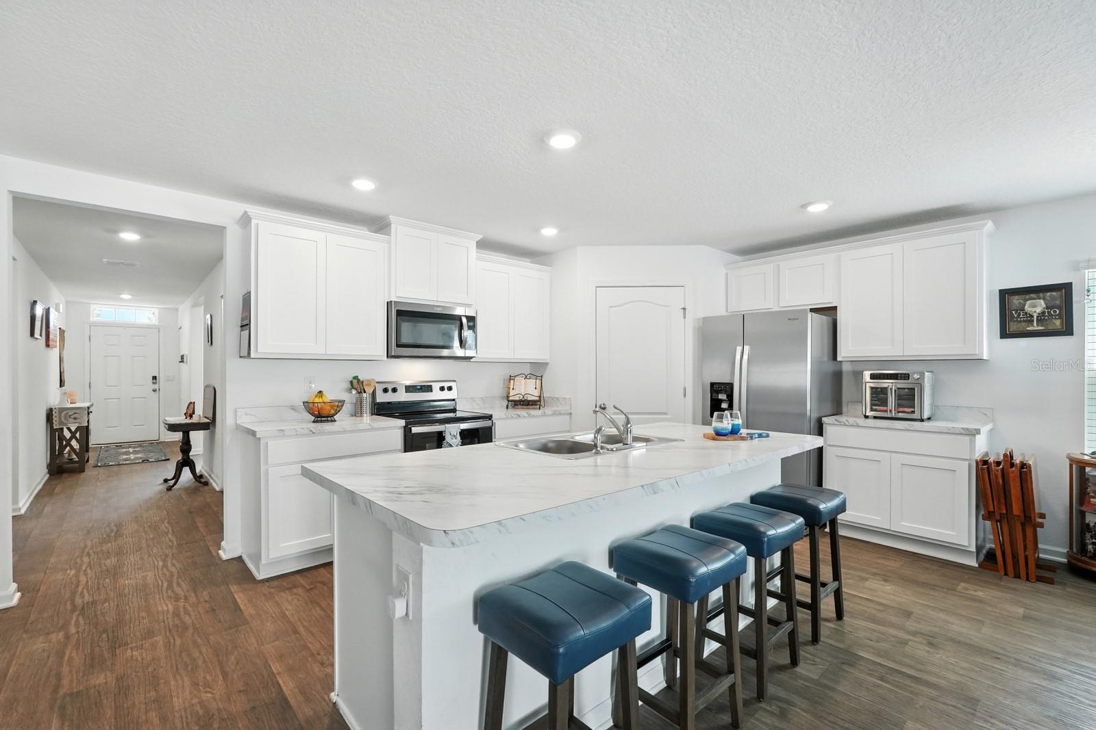 Image 6 of 65 For 21 Summerwood Road S
