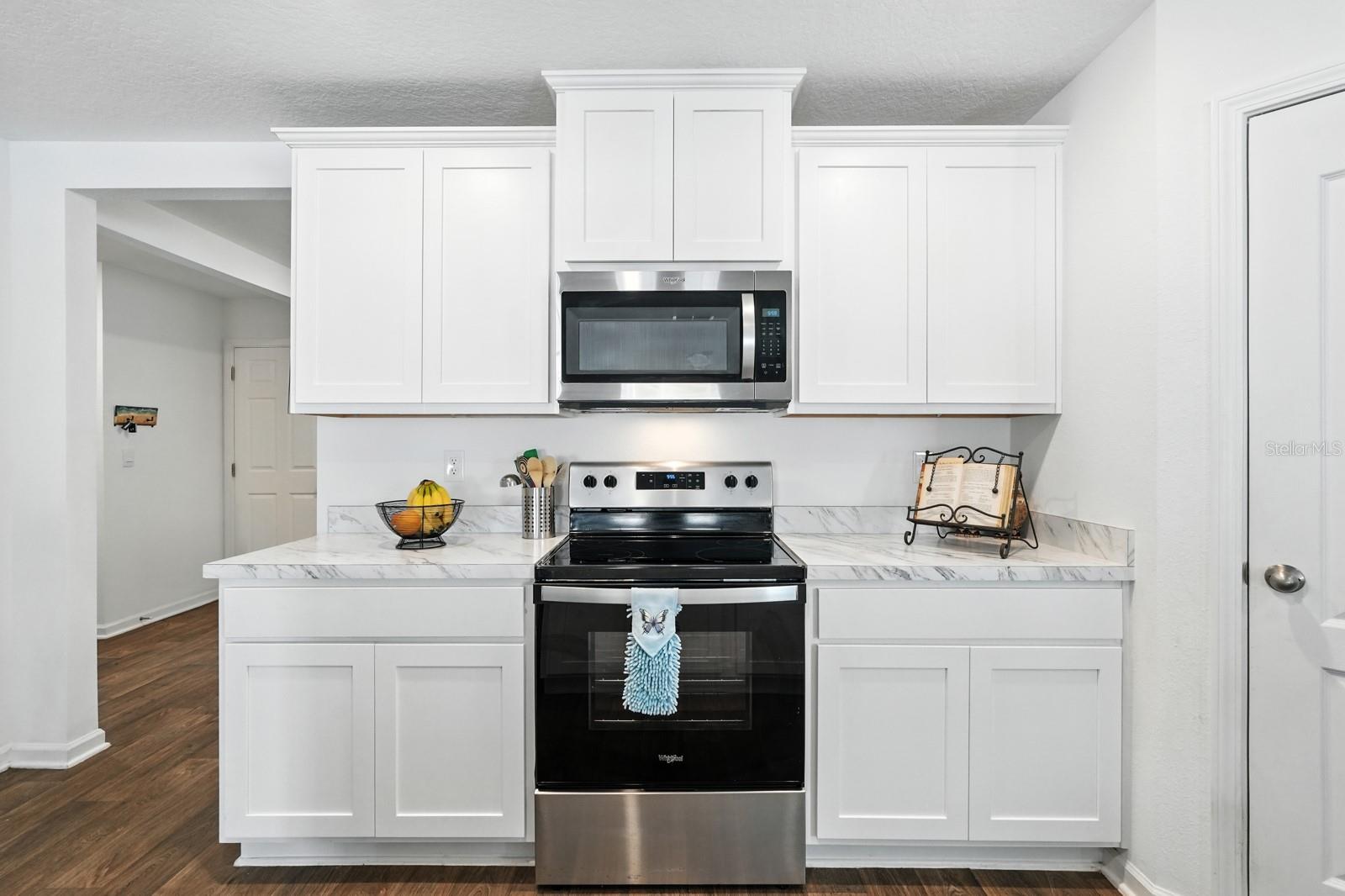 Image 9 of 65 For 21 Summerwood Road S