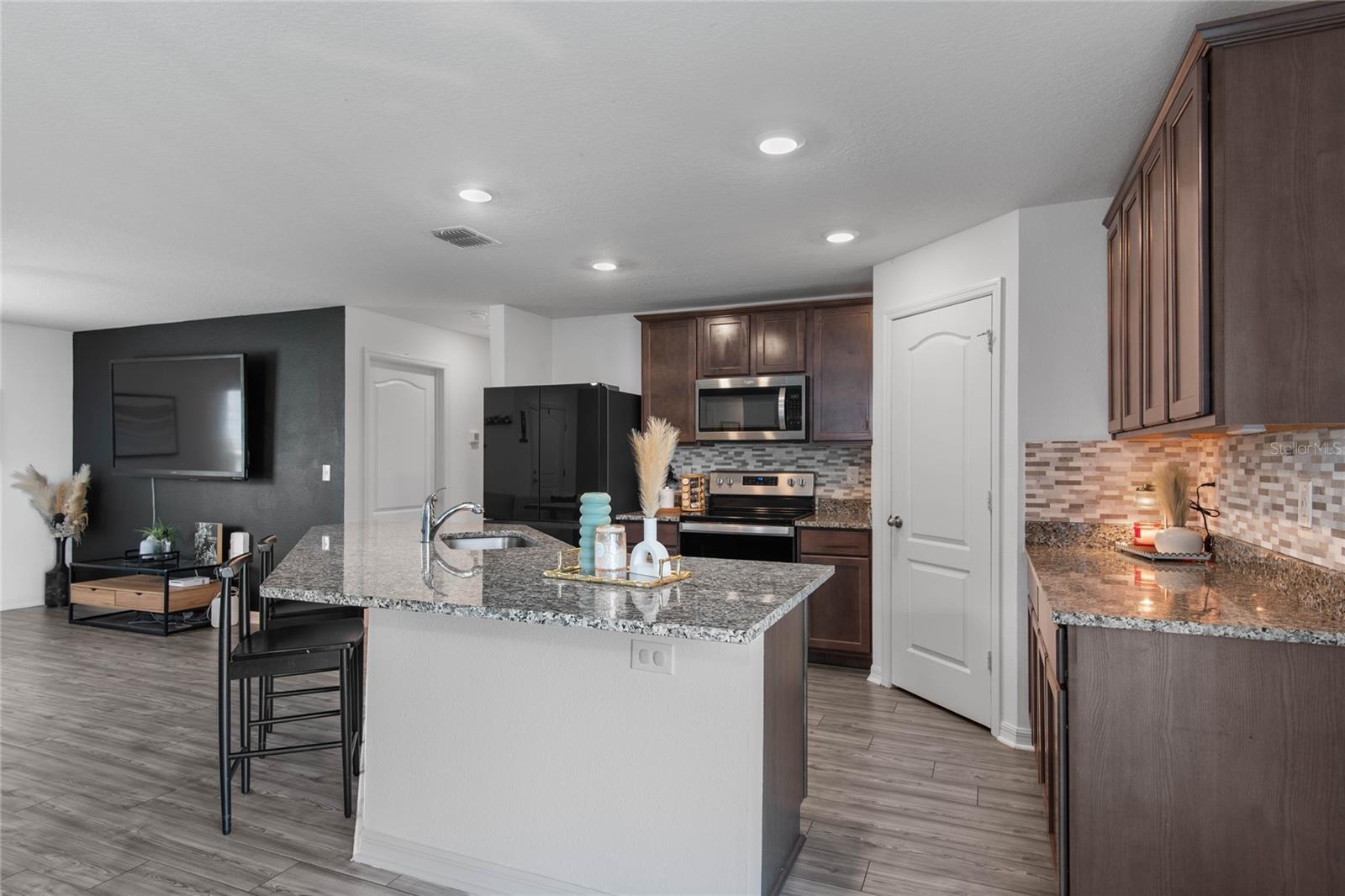 Image 13 of 47 For 5 Freeland Lane