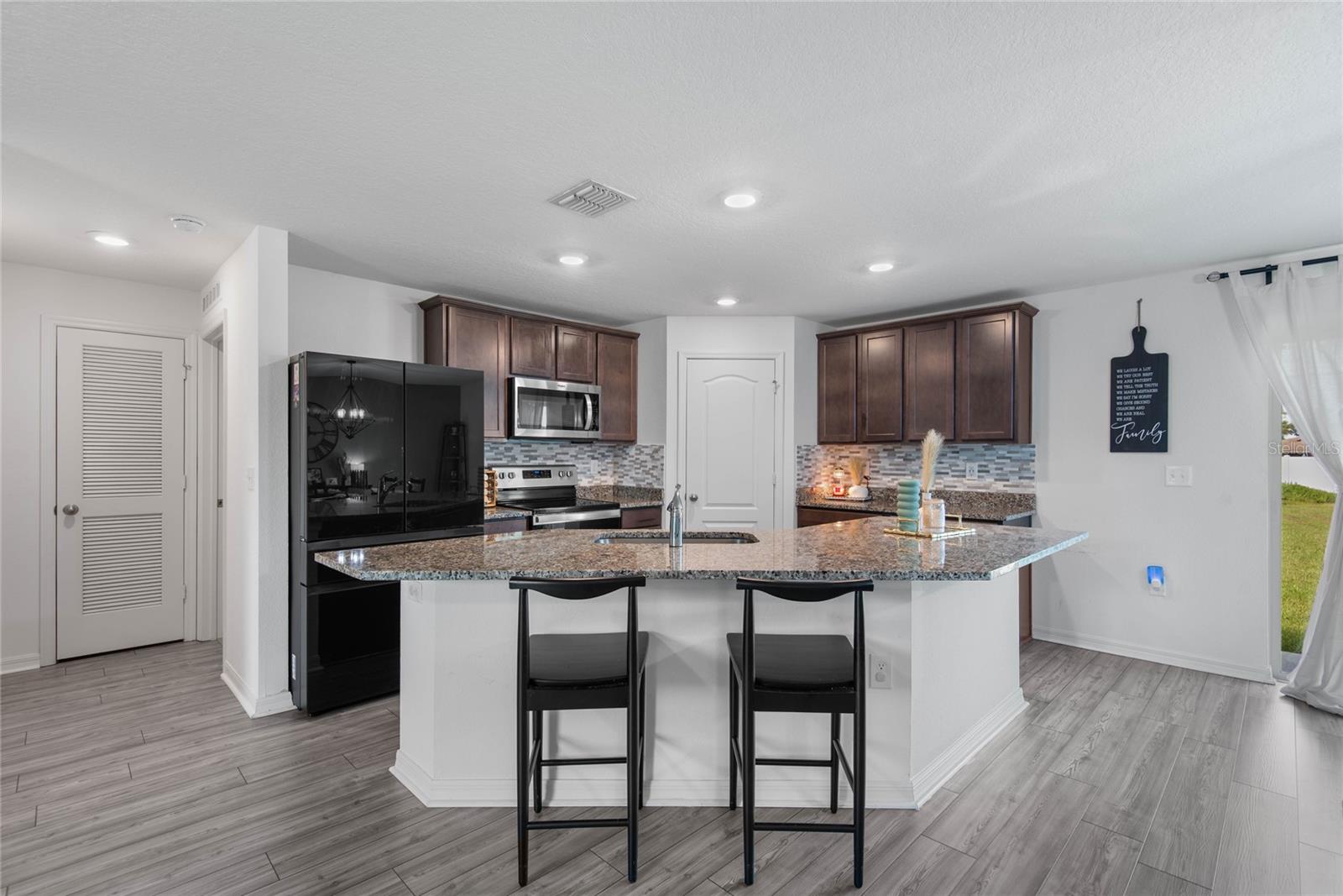 Image 16 of 47 For 5 Freeland Lane