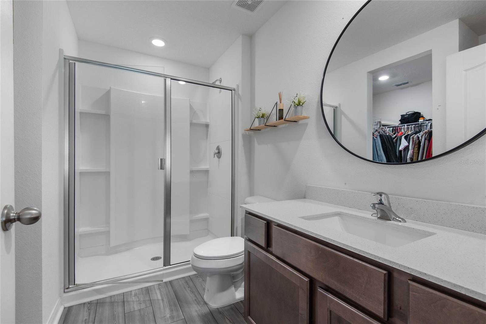 Image 22 of 47 For 5 Freeland Lane