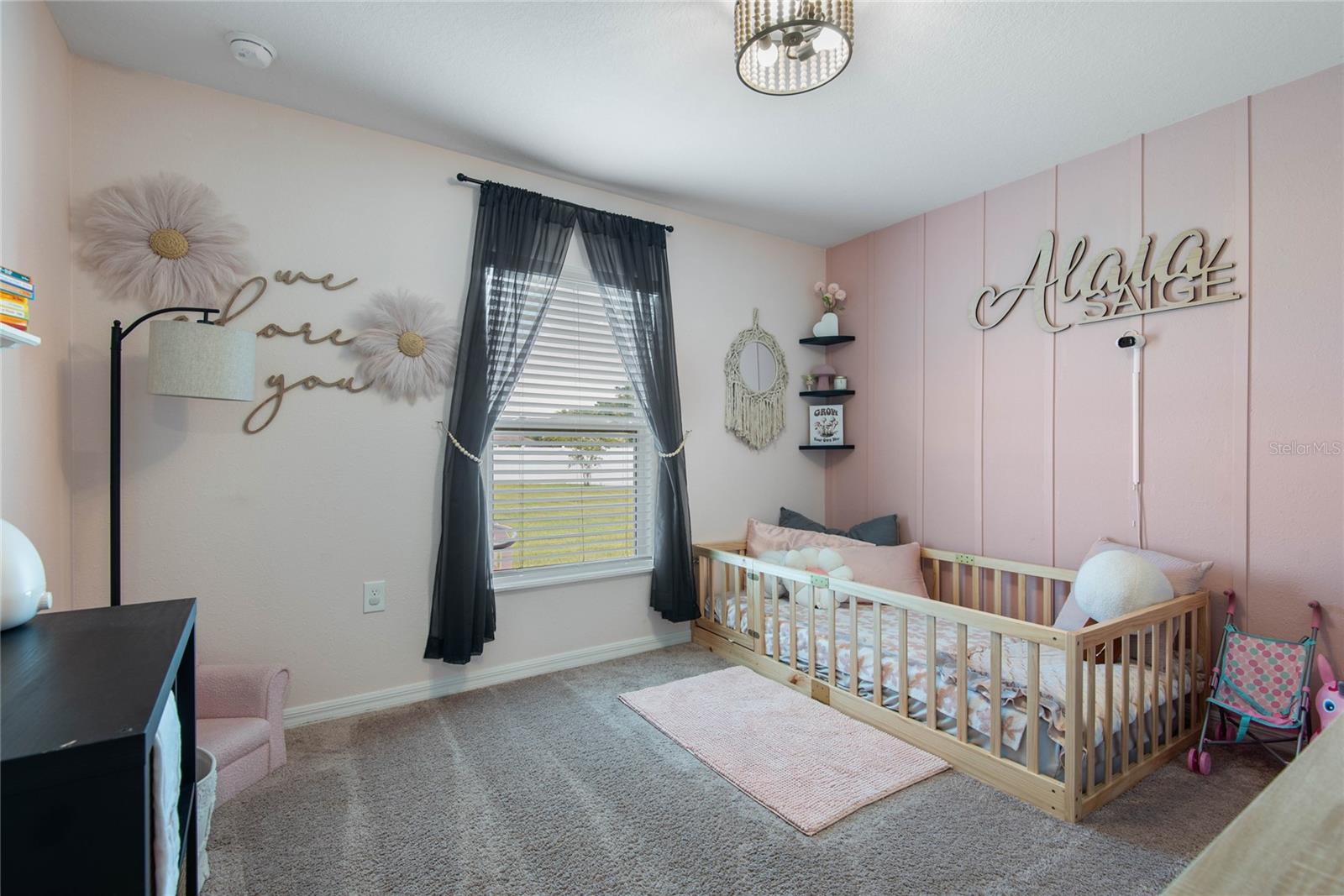 Image 23 of 47 For 5 Freeland Lane