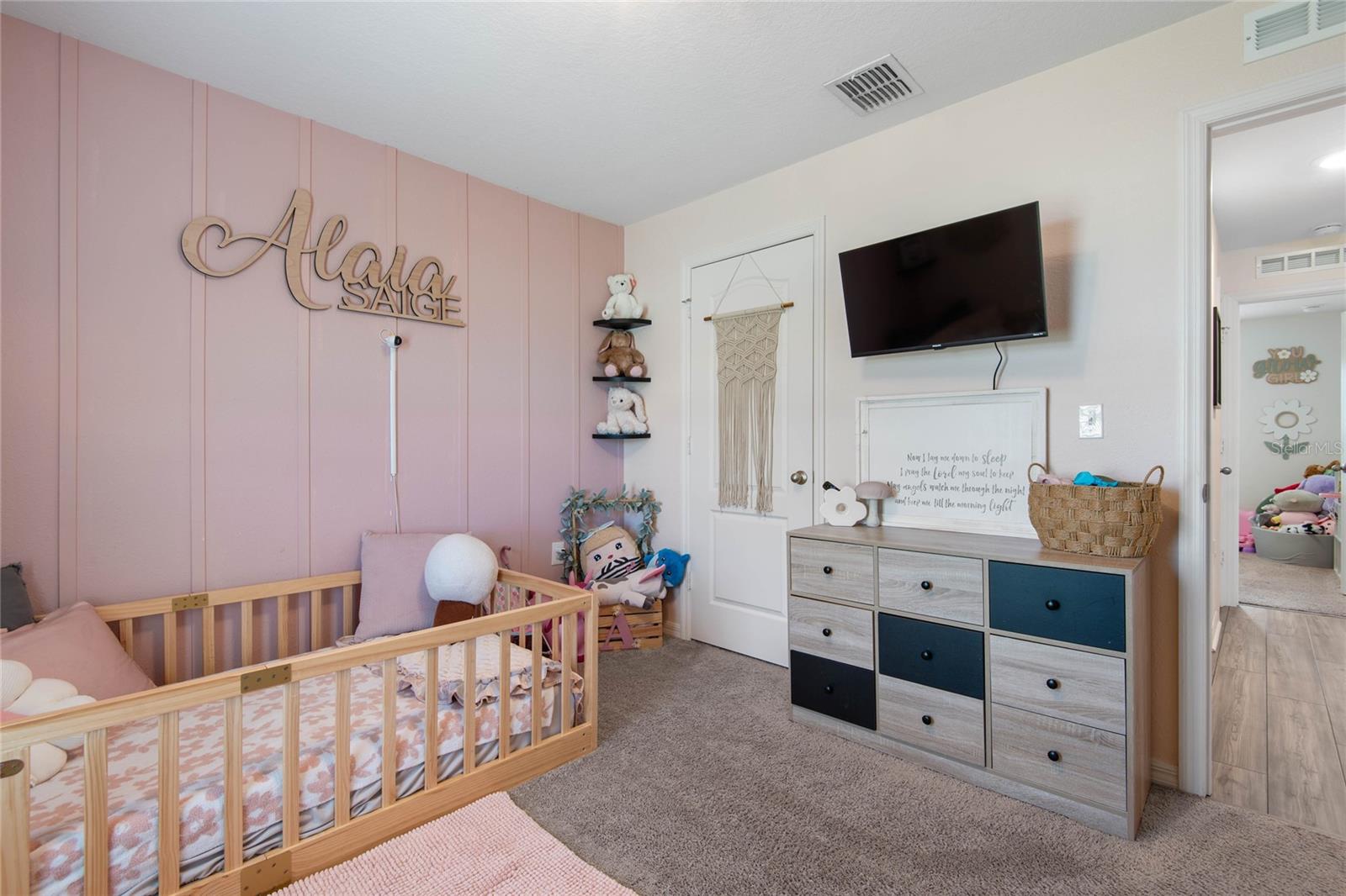 Image 25 of 47 For 5 Freeland Lane