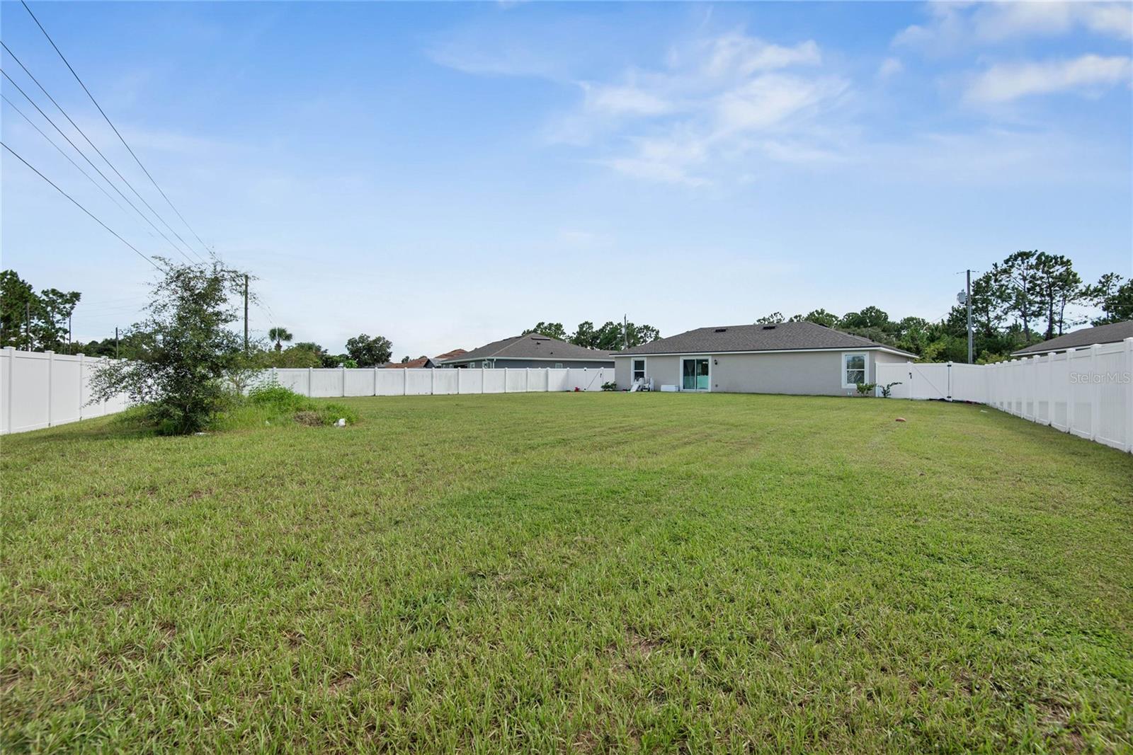 Image 32 of 47 For 5 Freeland Lane