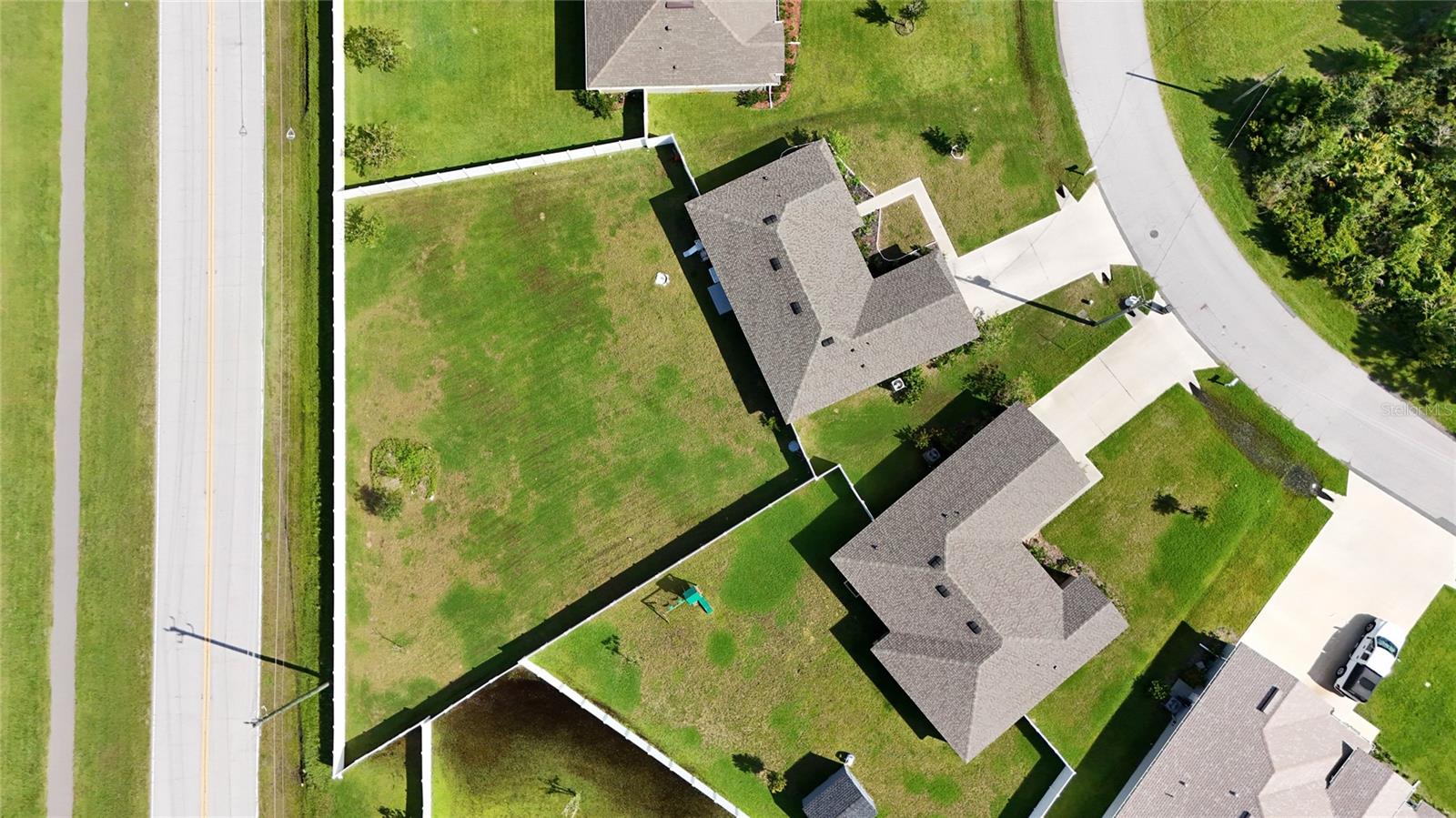 Image 35 of 47 For 5 Freeland Lane