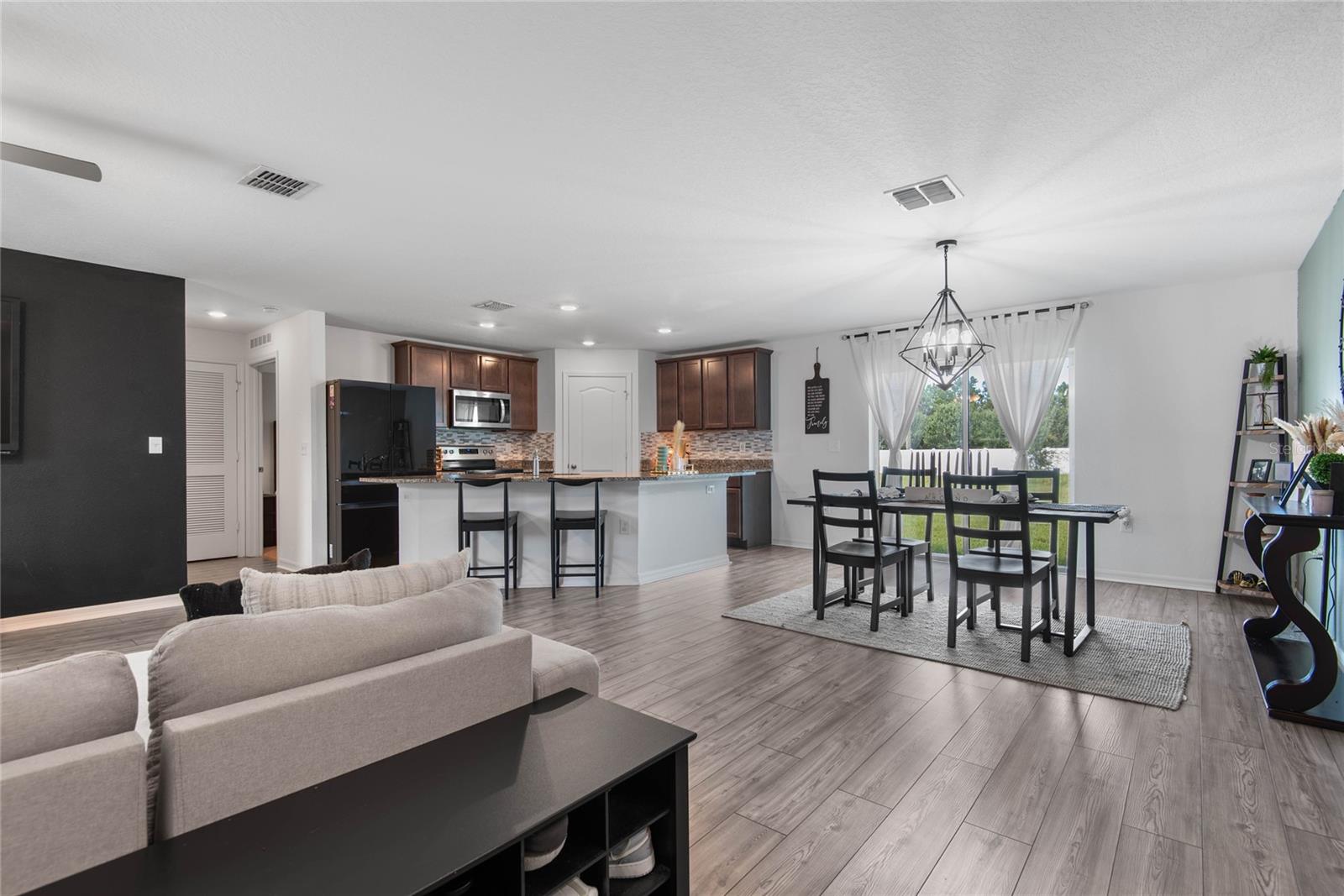 Image 6 of 47 For 5 Freeland Lane