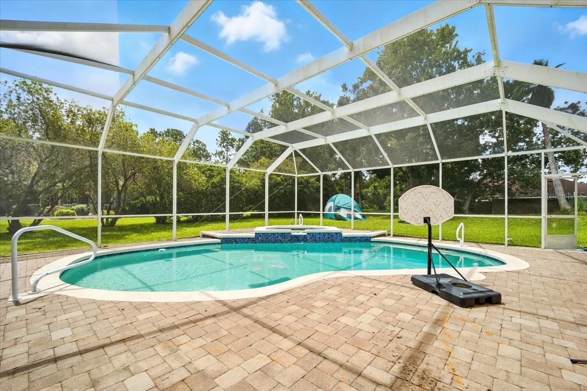 Image 4 of 66 For 24 Lakeside Place W
