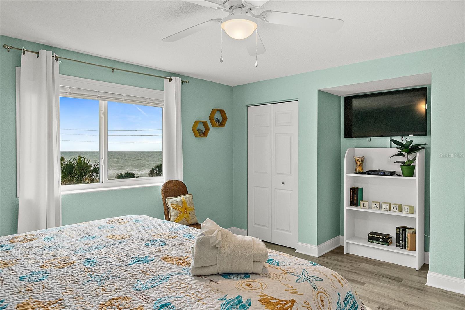 Image 21 of 37 For 3510 Ocean Shore Boulevard 207