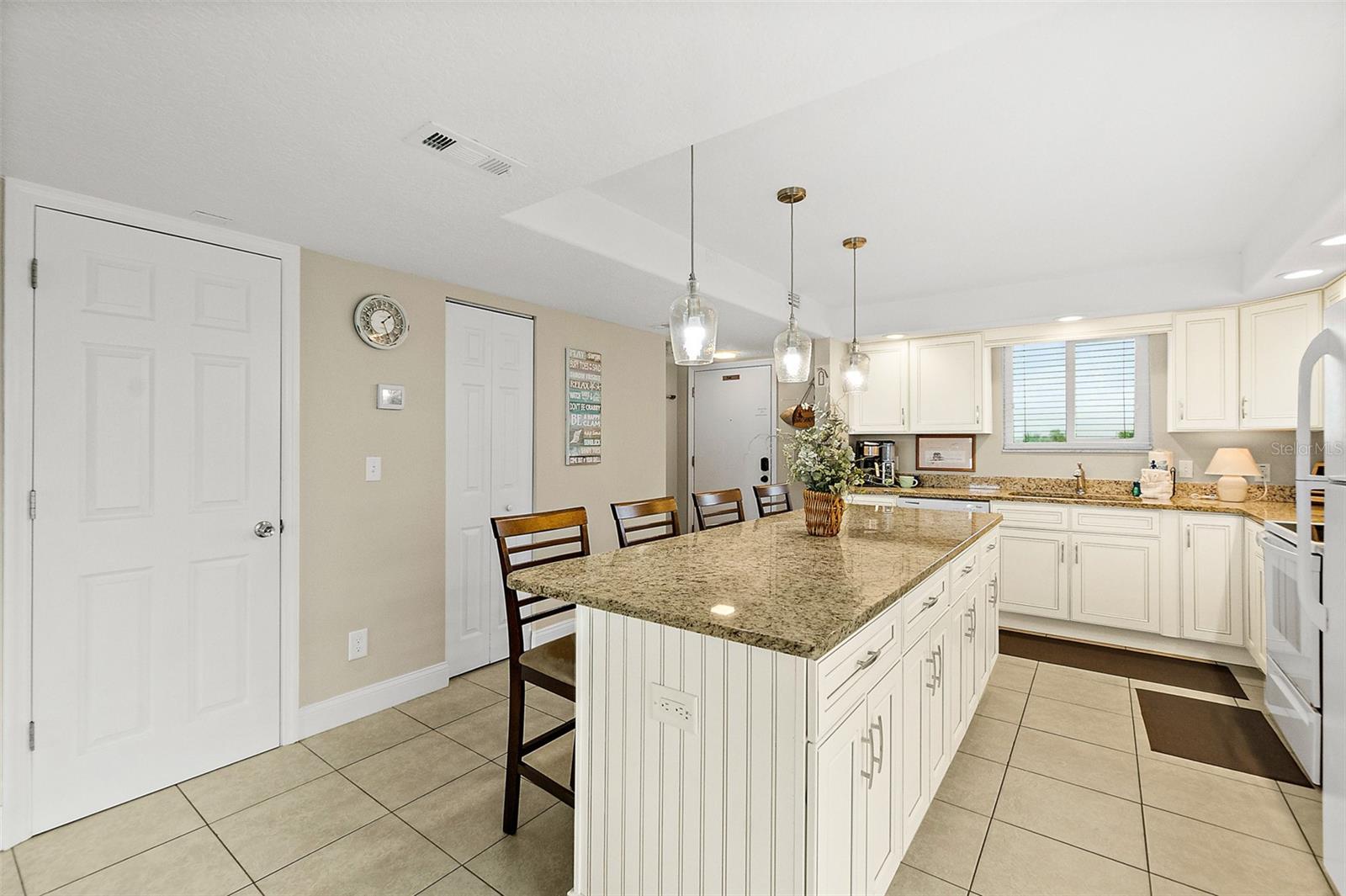 Image 5 of 37 For 3510 Ocean Shore Boulevard 207