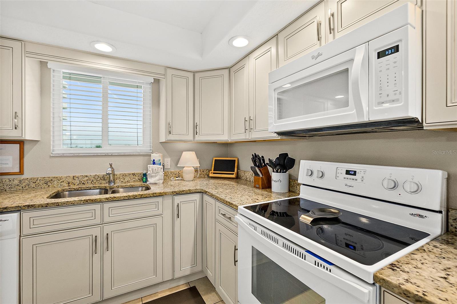 Image 8 of 37 For 3510 Ocean Shore Boulevard 207