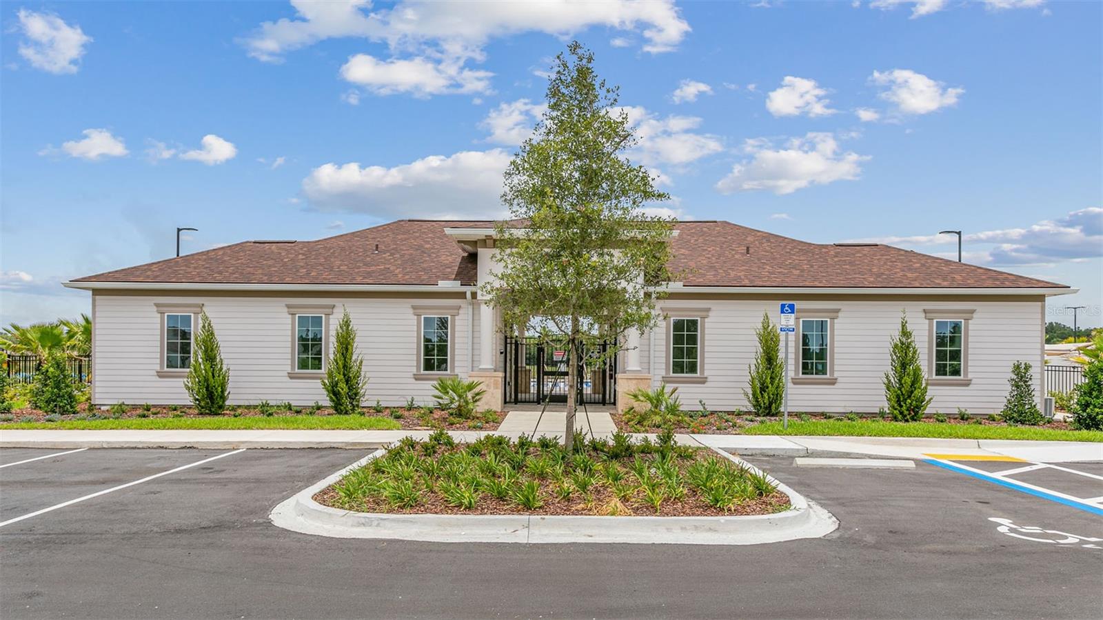 Image 31 of 48 For 34 Evora Court