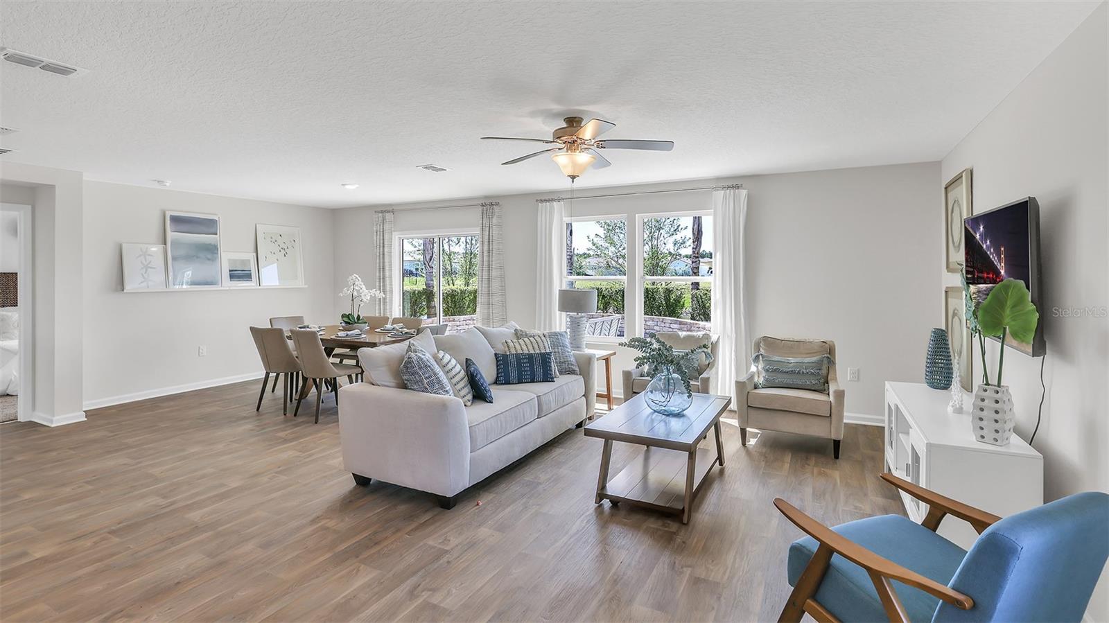 Image 8 of 47 For 561 Orellana Road