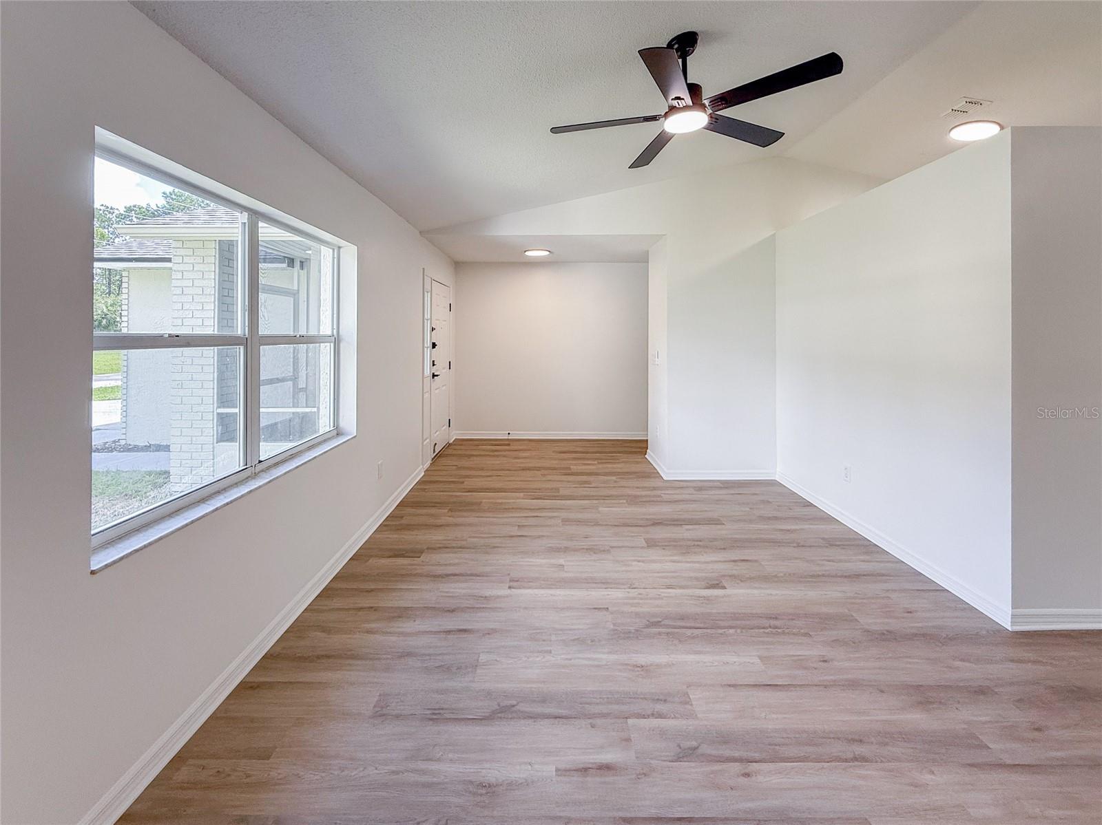 Image 10 of 63 For 32 Barrister Lane