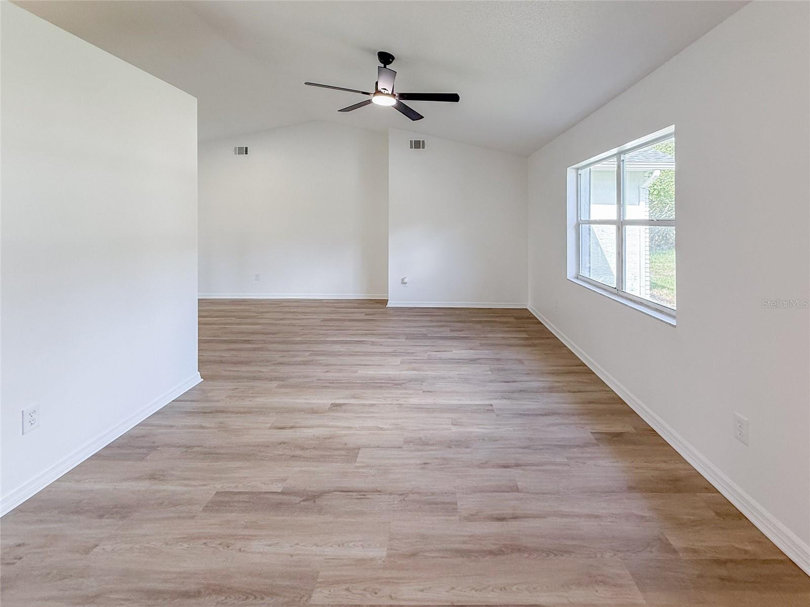 Image 9 of 63 For 32 Barrister Lane