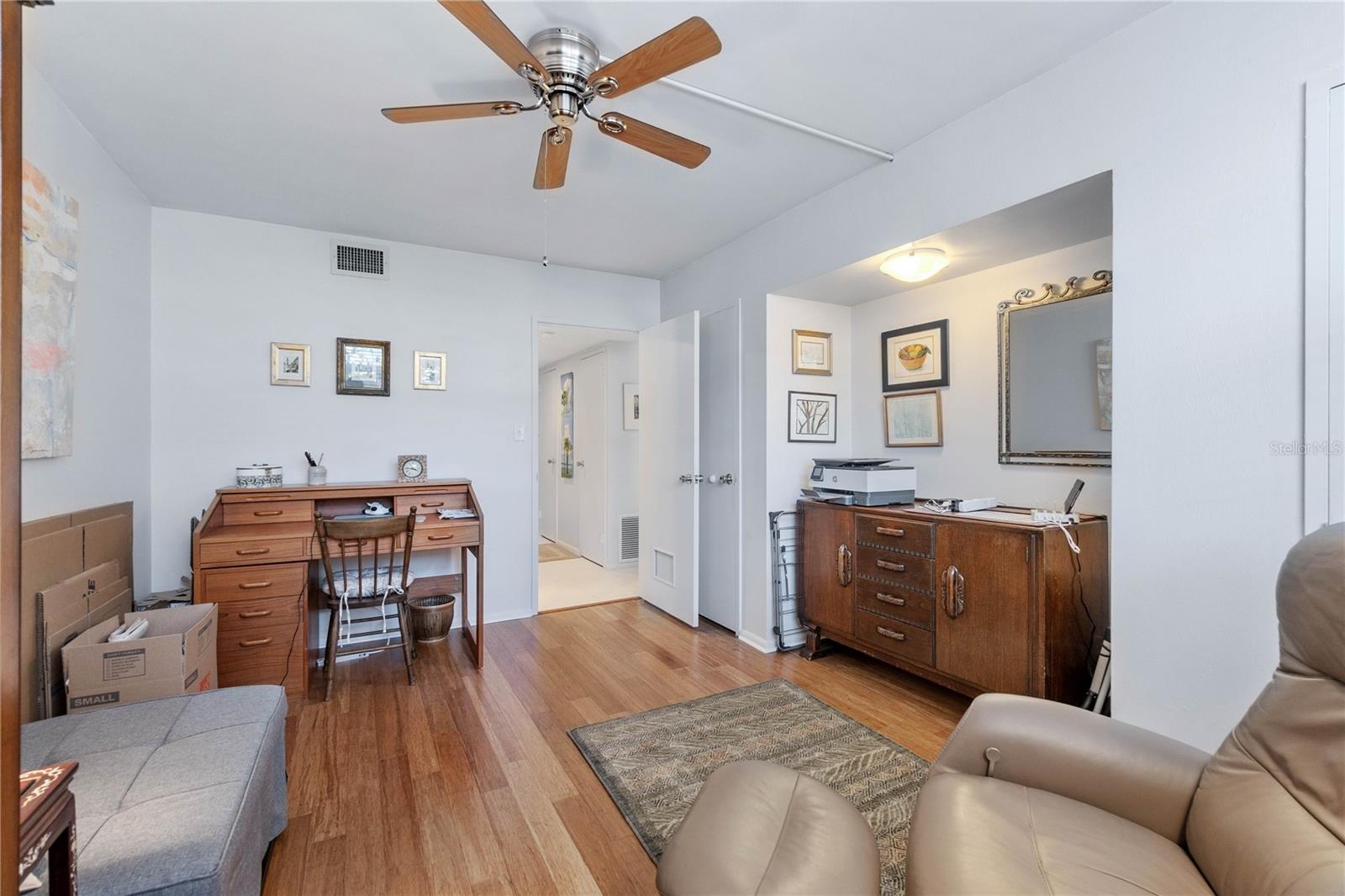 Image 13 of 37 For 1224 Peninsula Drive 422