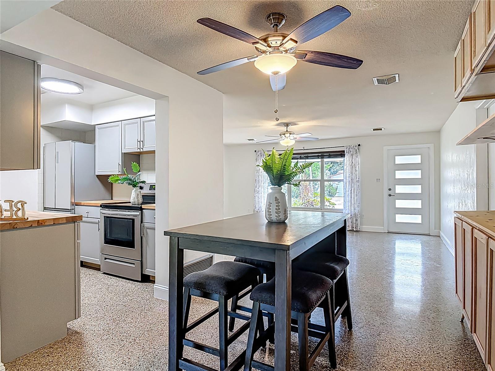 Image 10 of 38 For 213 Lynnhurst Drive