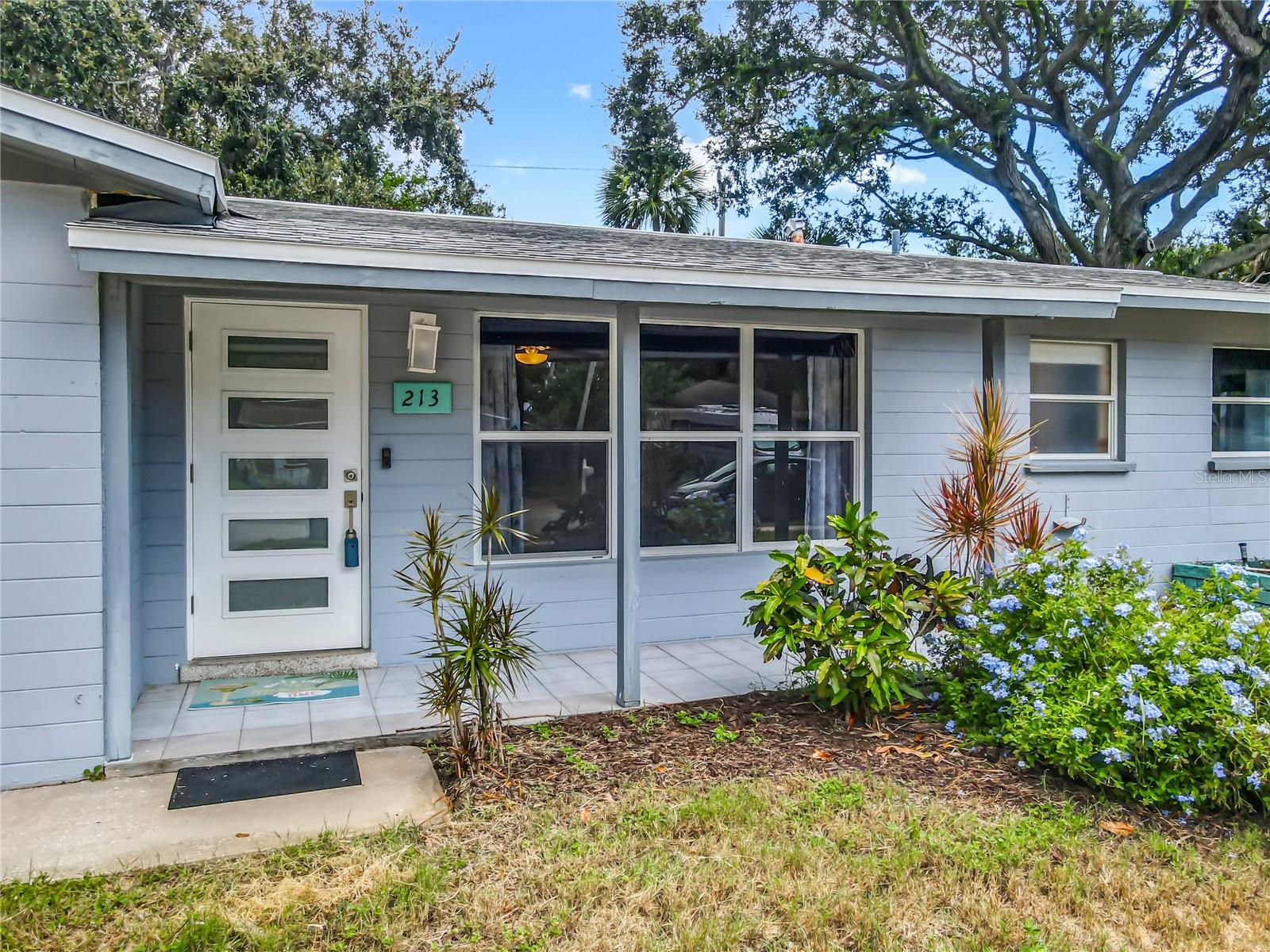 Image 2 of 38 For 213 Lynnhurst Drive
