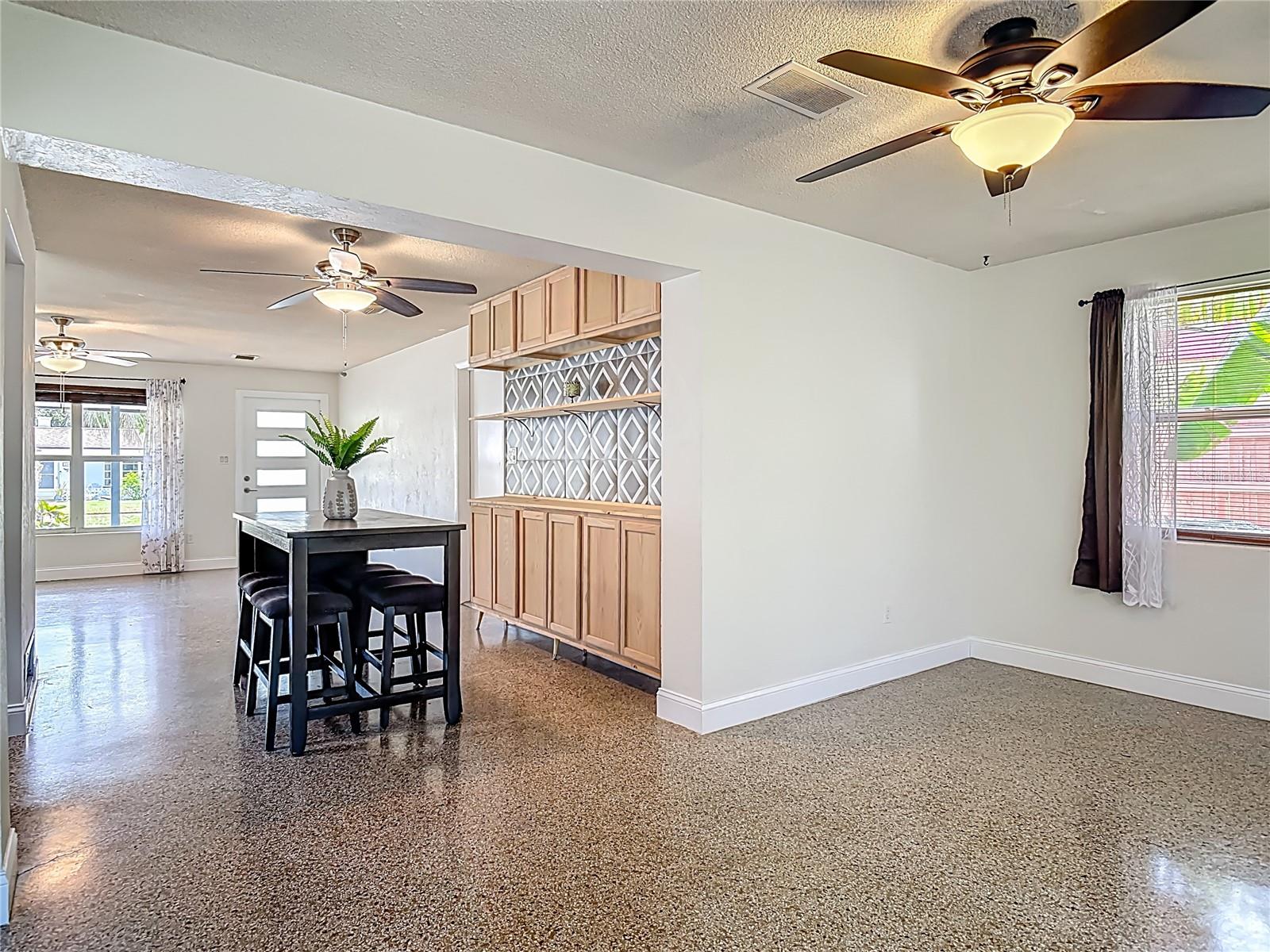 Image 9 of 38 For 213 Lynnhurst Drive