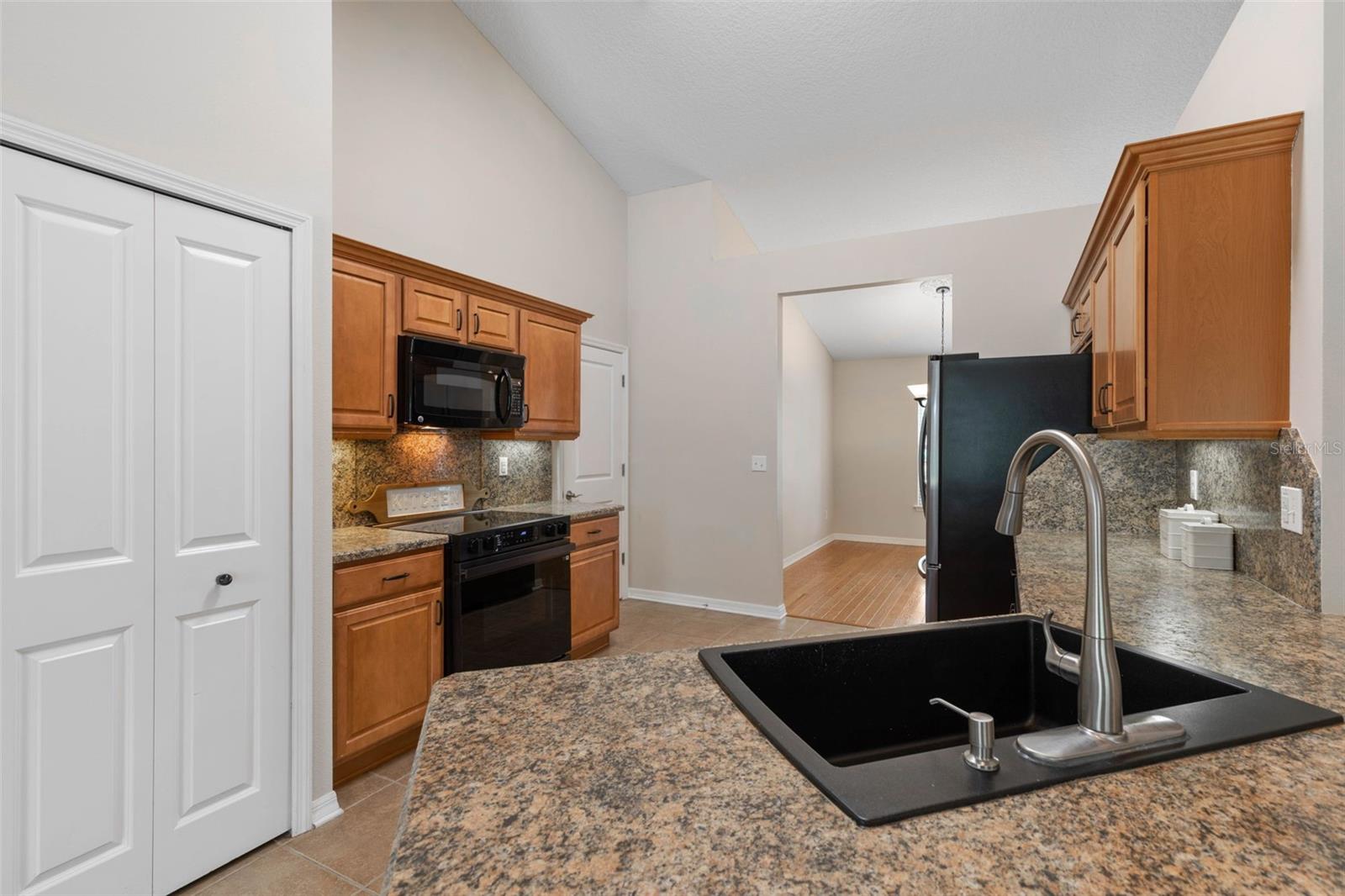 Image 13 of 61 For 105 Woodside Drive