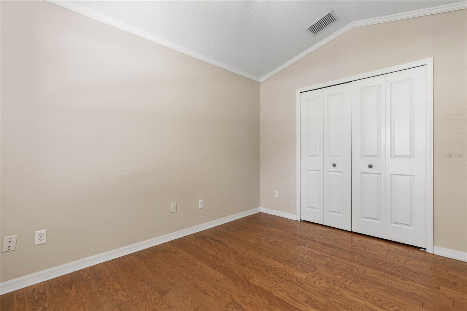 Image 20 of 61 For 105 Woodside Drive