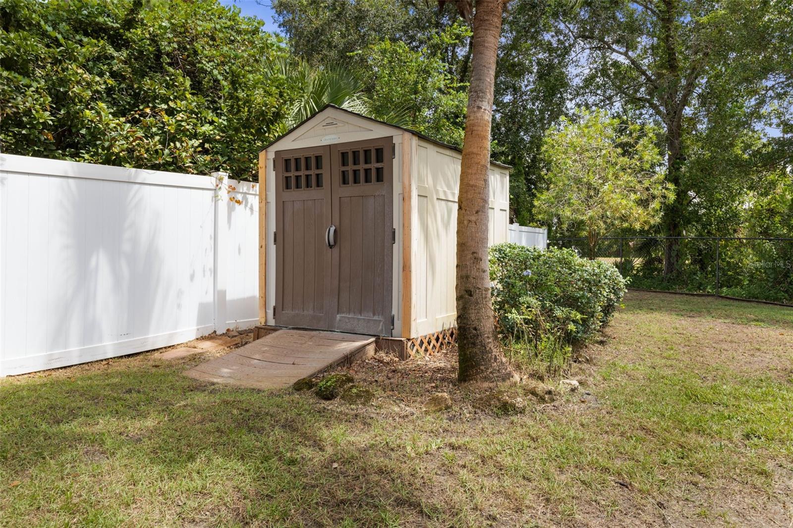 Image 41 of 61 For 105 Woodside Drive
