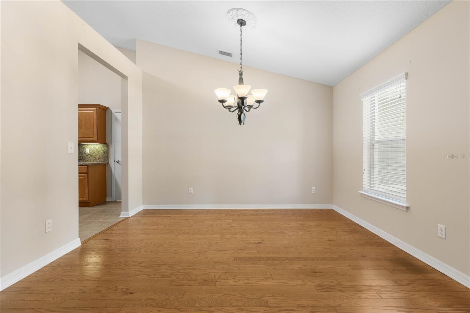 Image 5 of 61 For 105 Woodside Drive