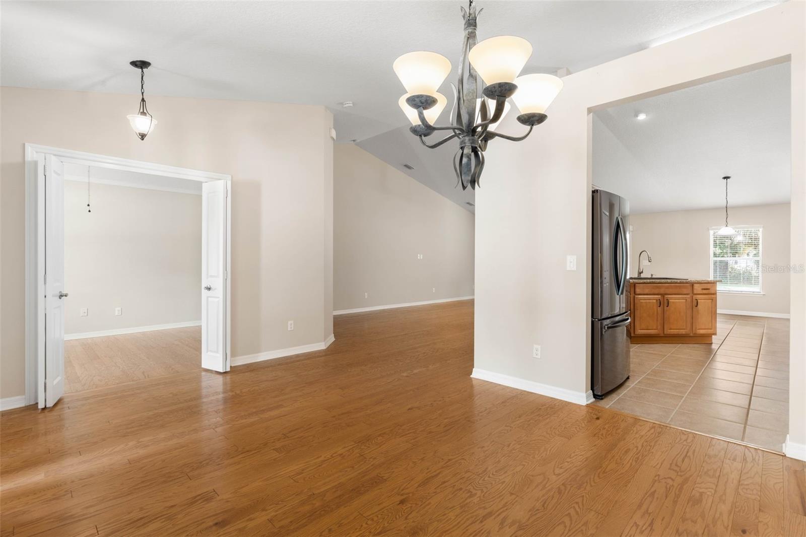 Image 6 of 61 For 105 Woodside Drive