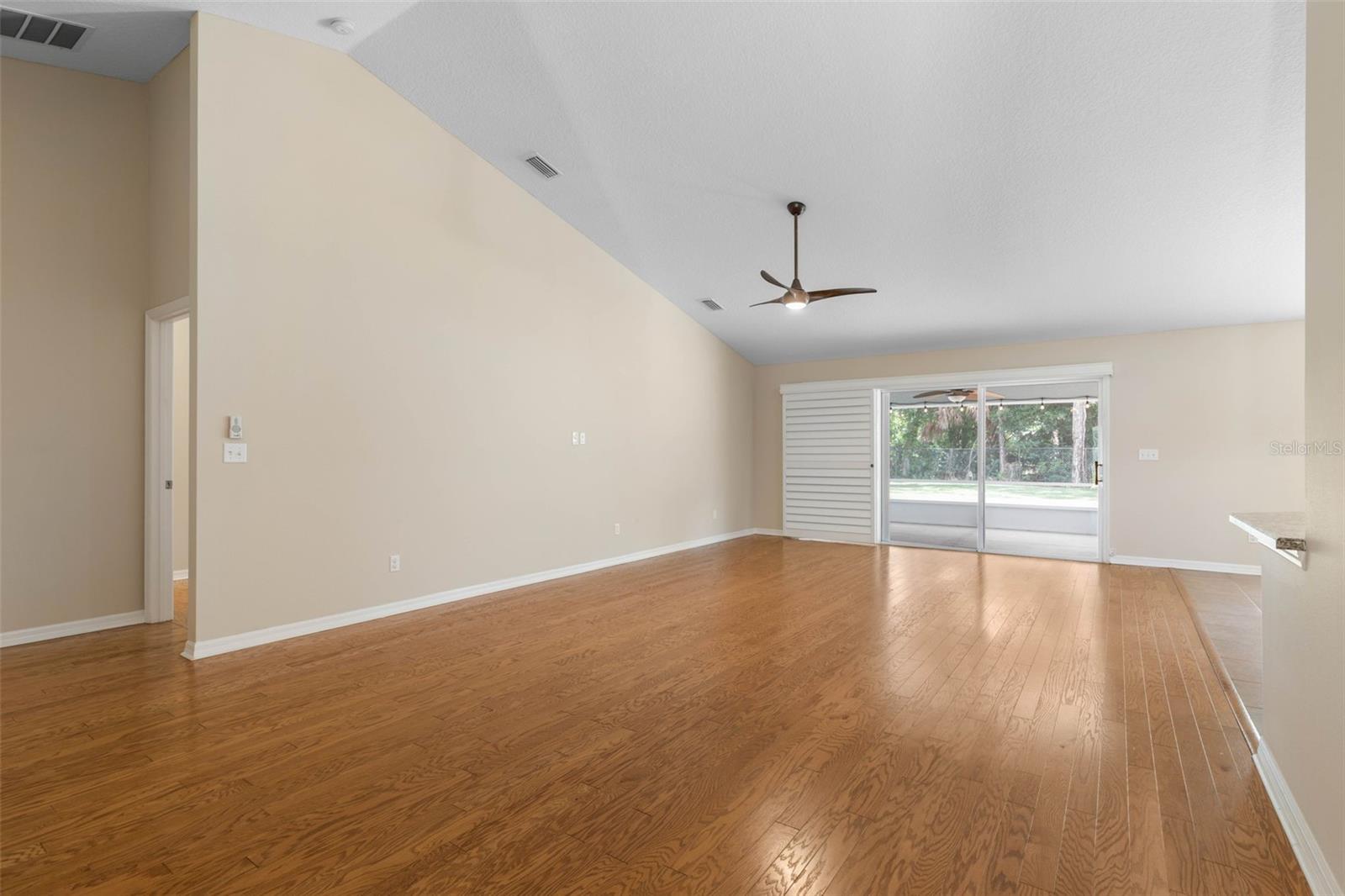 Image 7 of 61 For 105 Woodside Drive