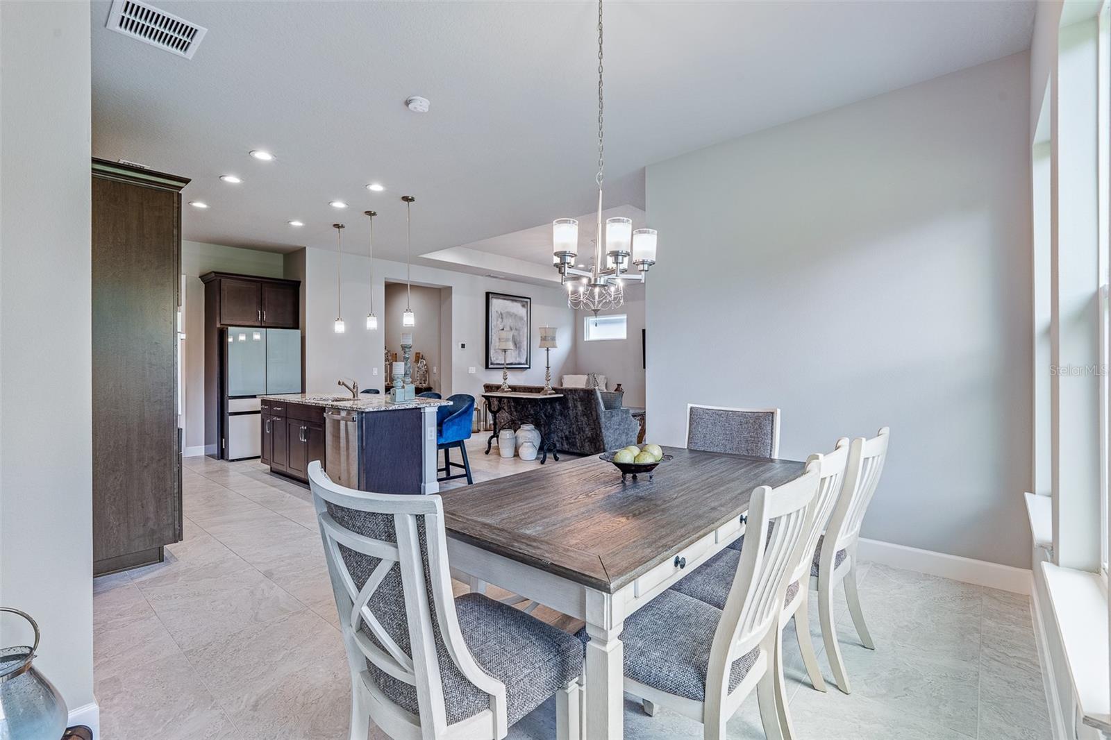 Image 18 of 79 For 380 Stirling Bridge Drive