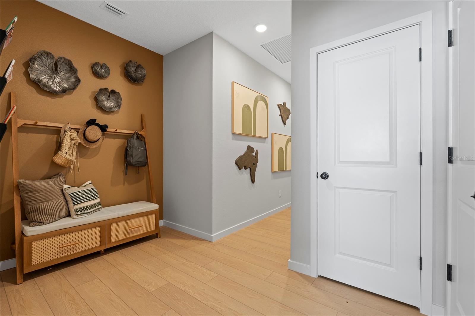 Image 5 of 40 For 7 Perseus Avenue
