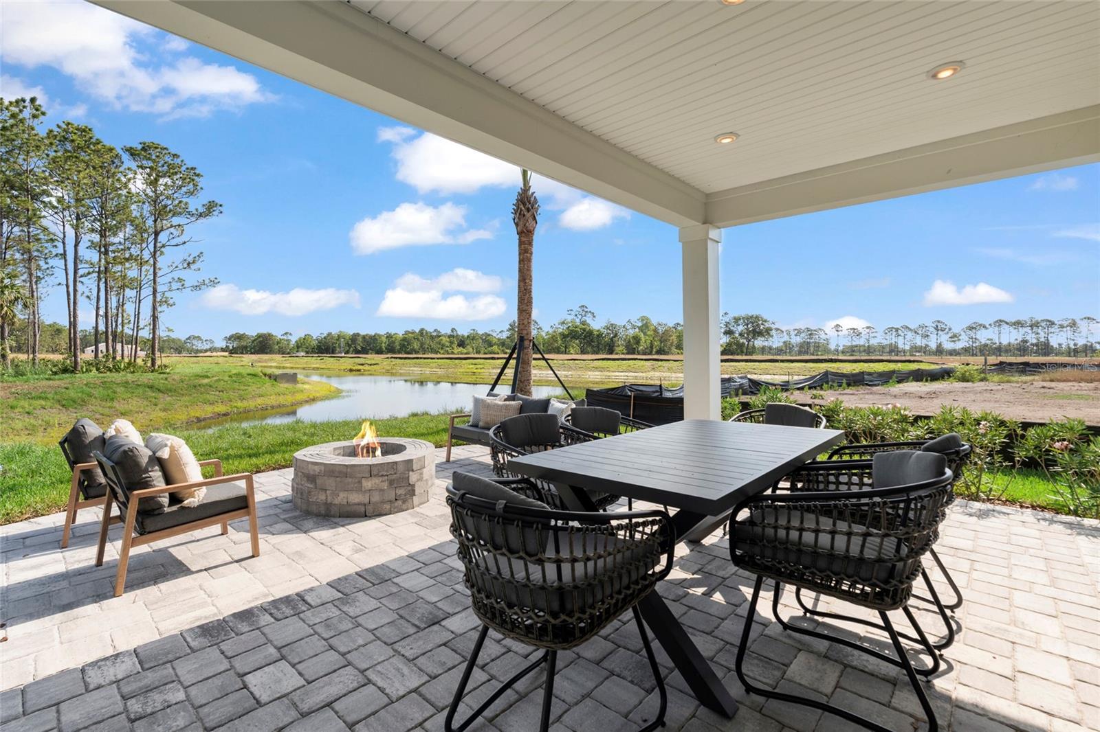 Listing photo id 8 for 61 Pegasus Road