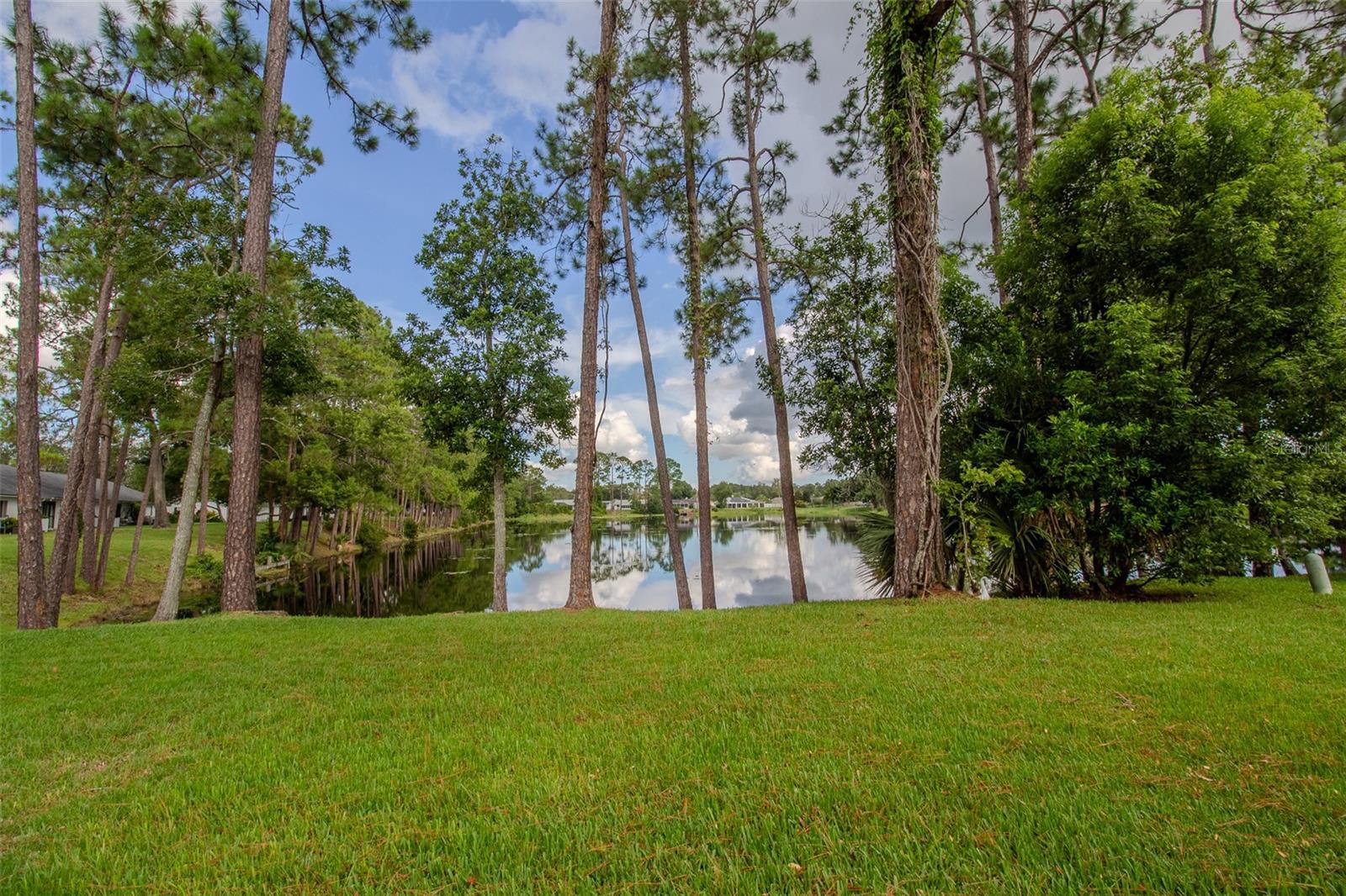 Image 4 of 24 For 26 Kings Colony Court