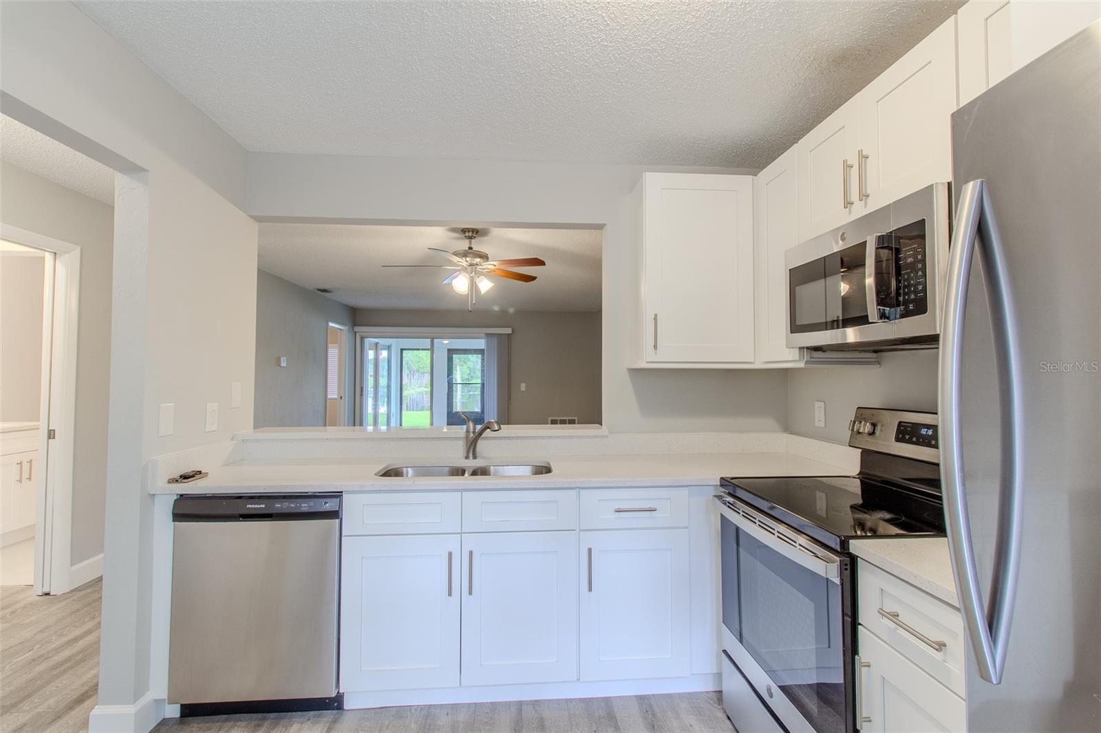Image 6 of 24 For 26 Kings Colony Court