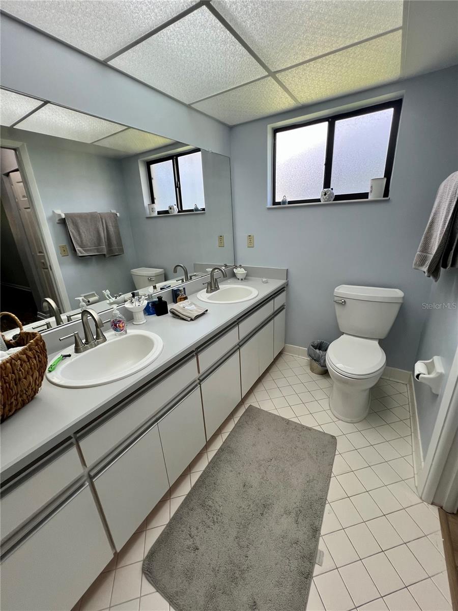 Image 13 of 33 For 6 Willow Grove Place