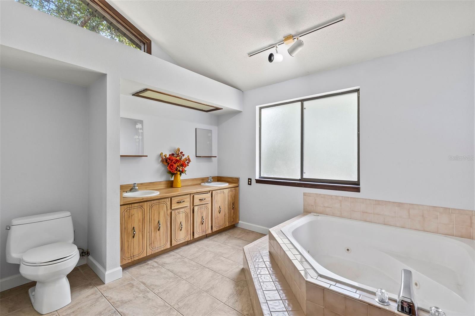 Image 26 of 72 For 291 Millview Court