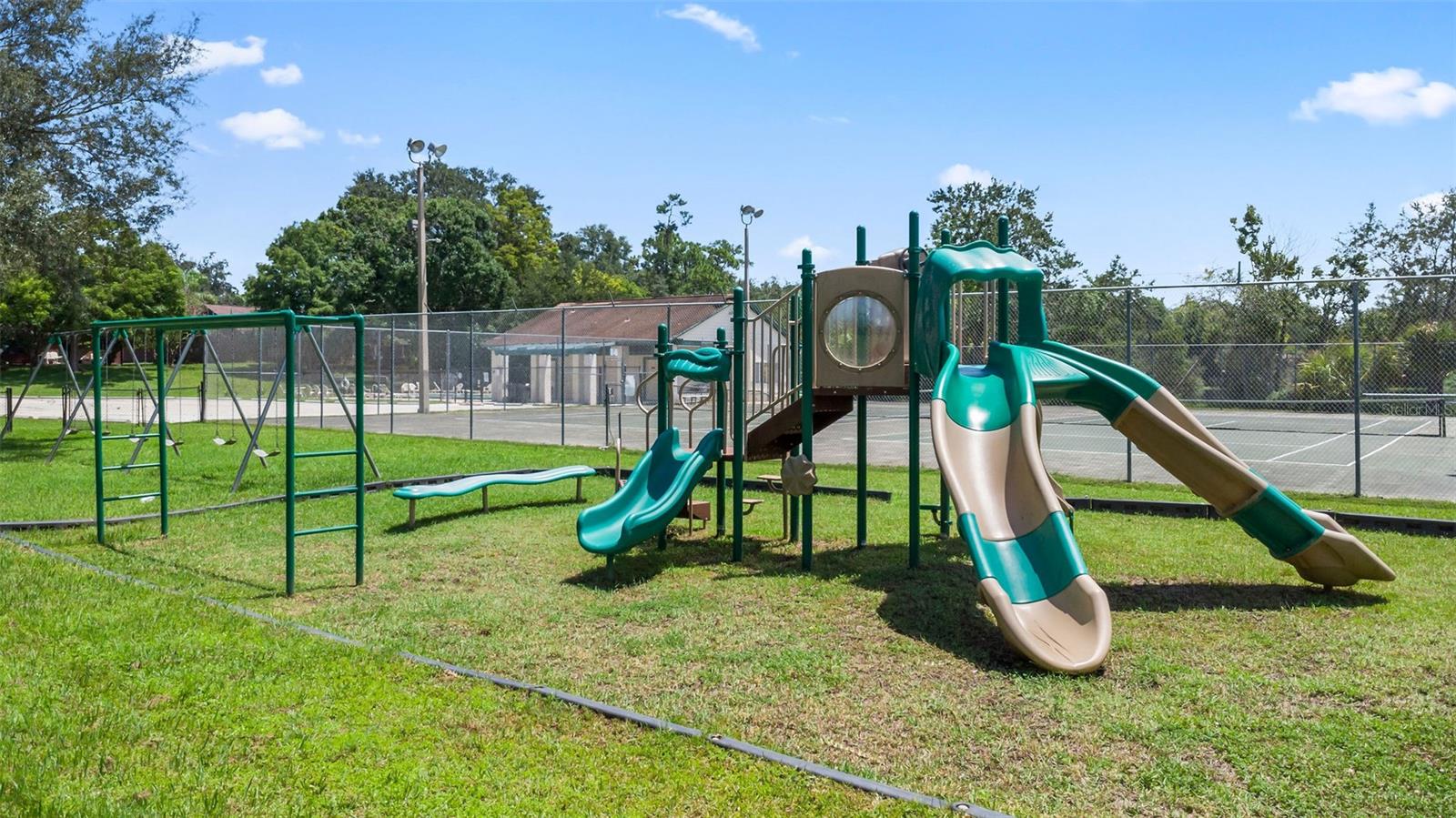 Image 49 of 72 For 291 Millview Court