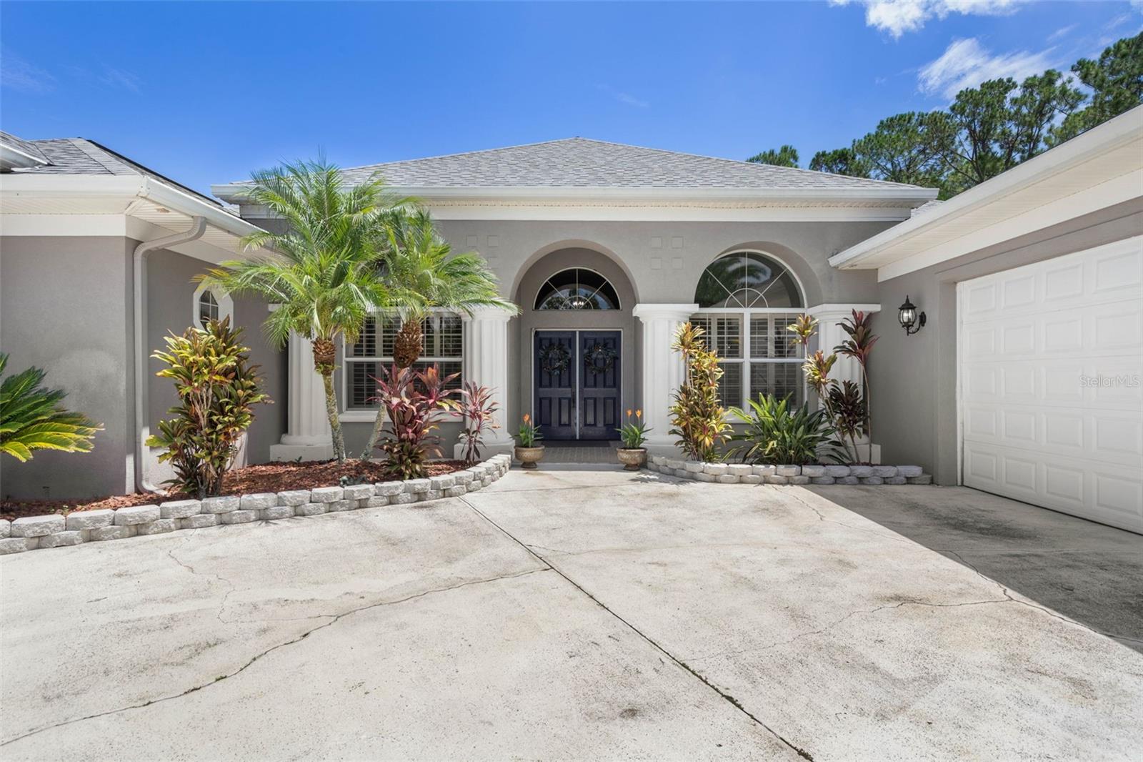 Image 4 of 51 For 21 Lakeside Place W
