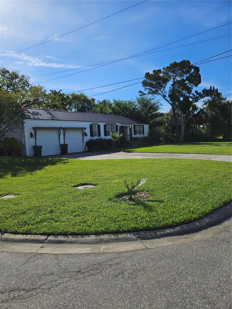 Image 27 of 31 For 42 Menendez Road