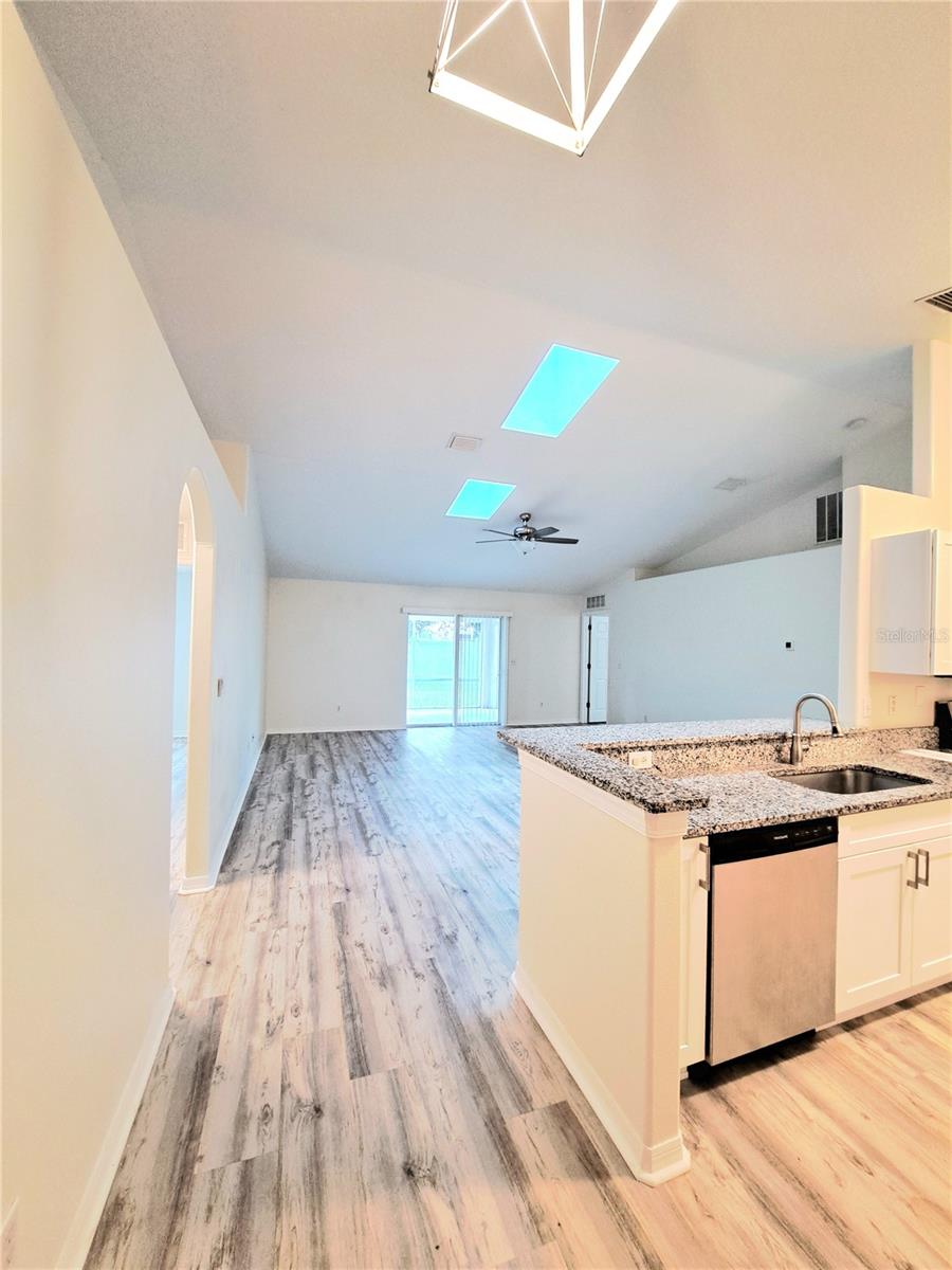 Image 2 of 30 For 10 Lincoln Place